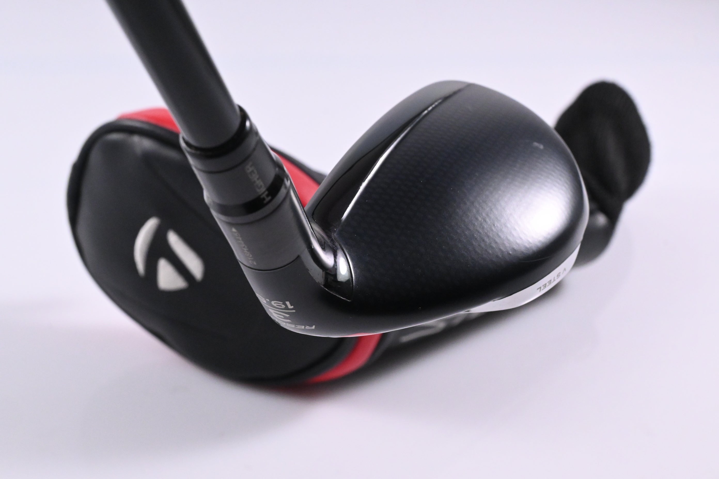 Taylormade Stealth Plus #3 Hybrid / 19.5 Degree / Stiff Flex HZRDUS Smoke Red 80