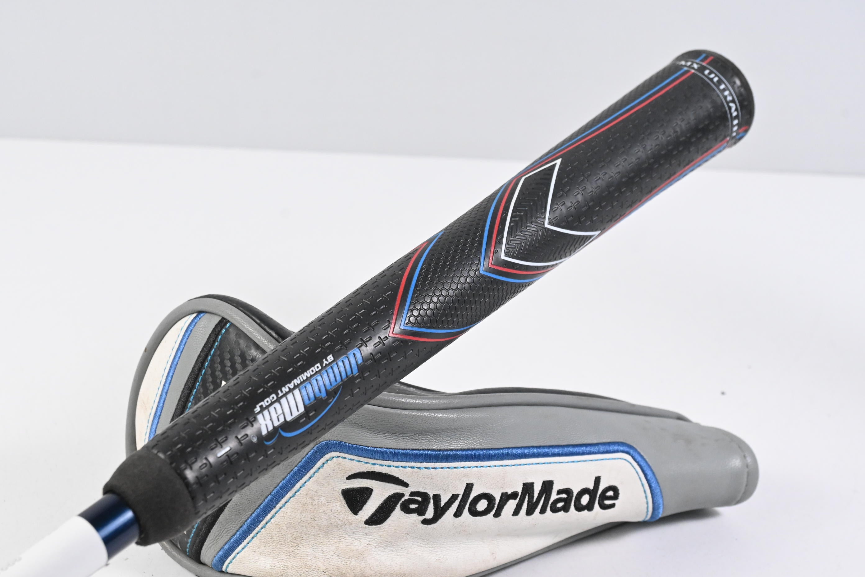 Taylormade SIM Max #4 Hybrid / 22 Degree / Stiff Flex Fujikura Ventus Blue 7