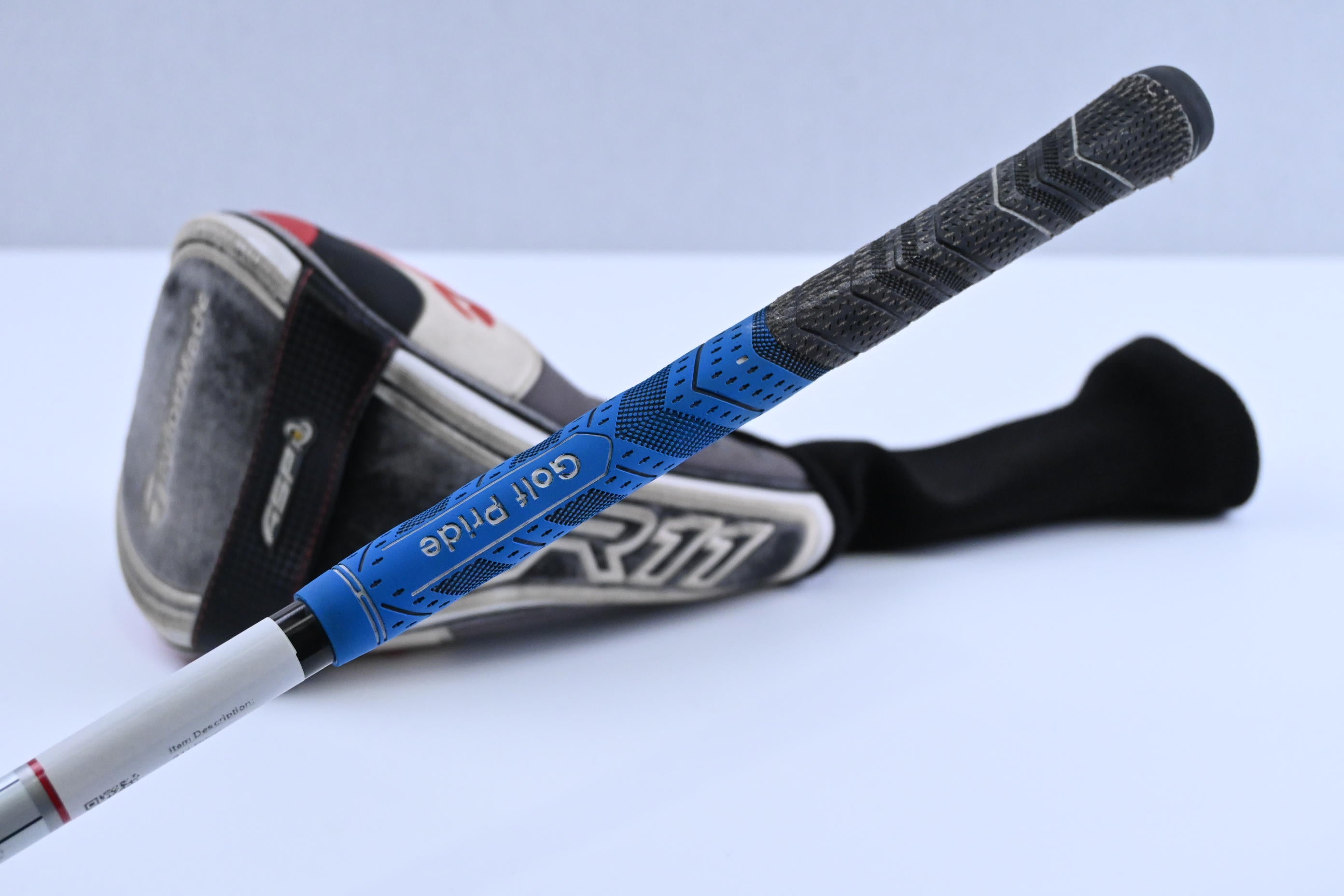 Taylormade R11 Driver / 9 Degree / Stiff Flex Fujikura Blur 60 Shaft