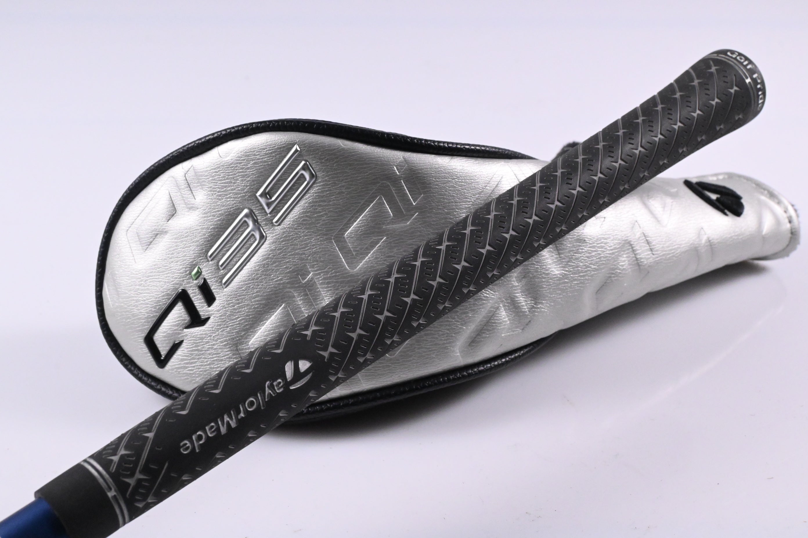 Taylormade Qi35 #4 Hybrid / 22 Degree / Regular Flex Fujikura Ventus Blue 6