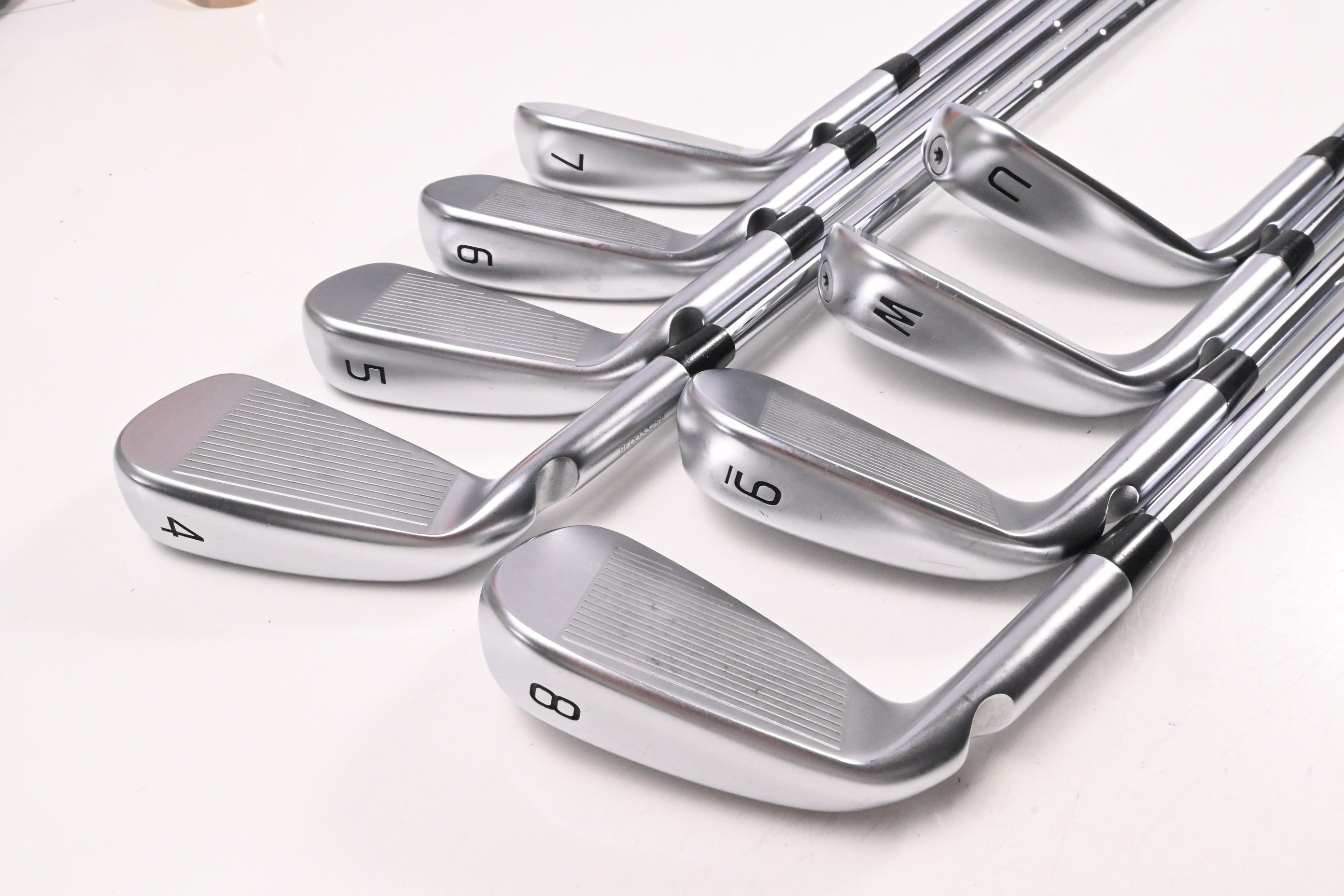 Ping i530 Irons / 4-PW+GW / Black Dot / Stiff Flex Dynamic Gold Mid 115 S300