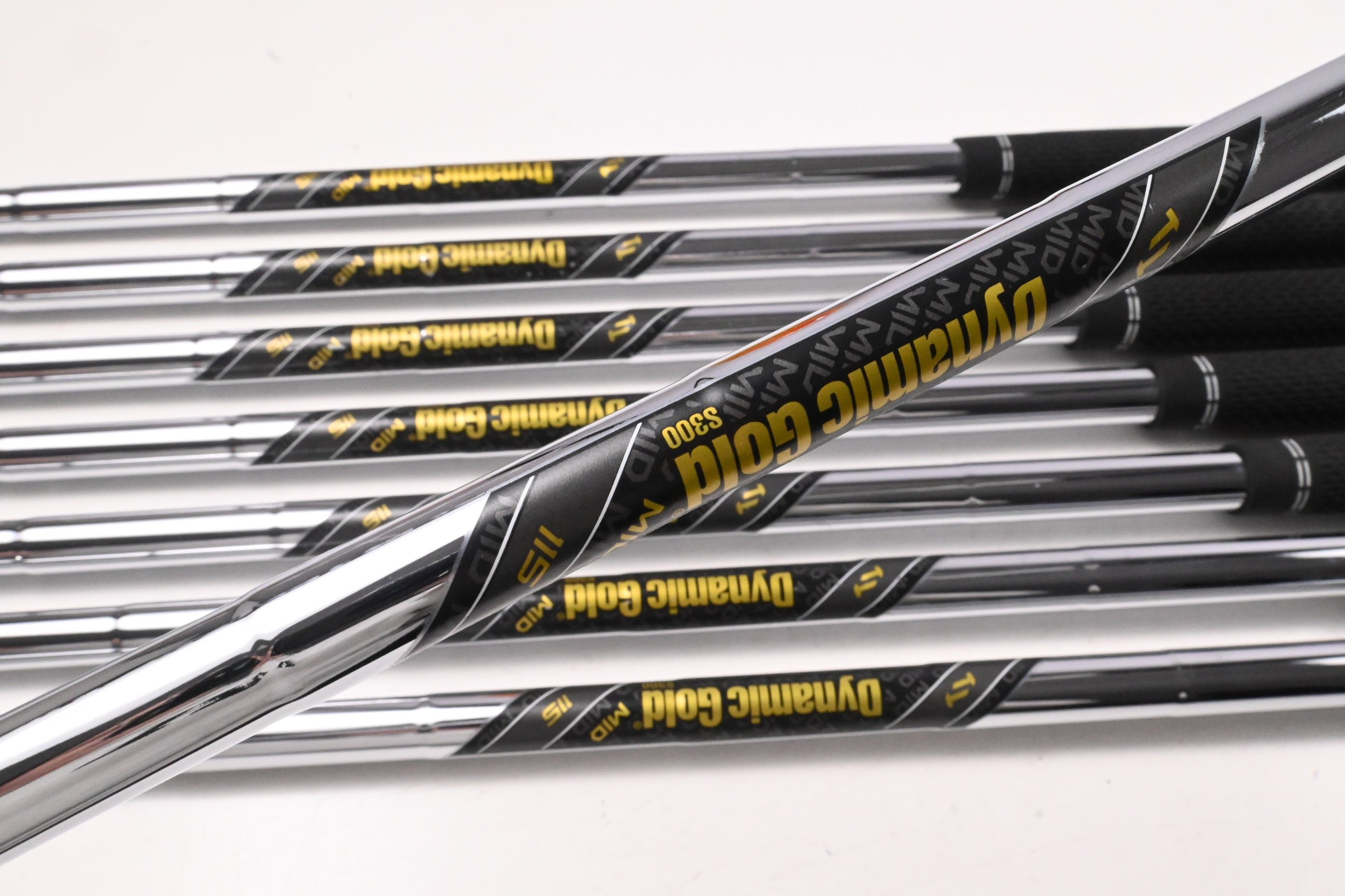 Ping i530 Irons / 4-PW+GW / Black Dot / Stiff Flex Dynamic Gold Mid 115 S300