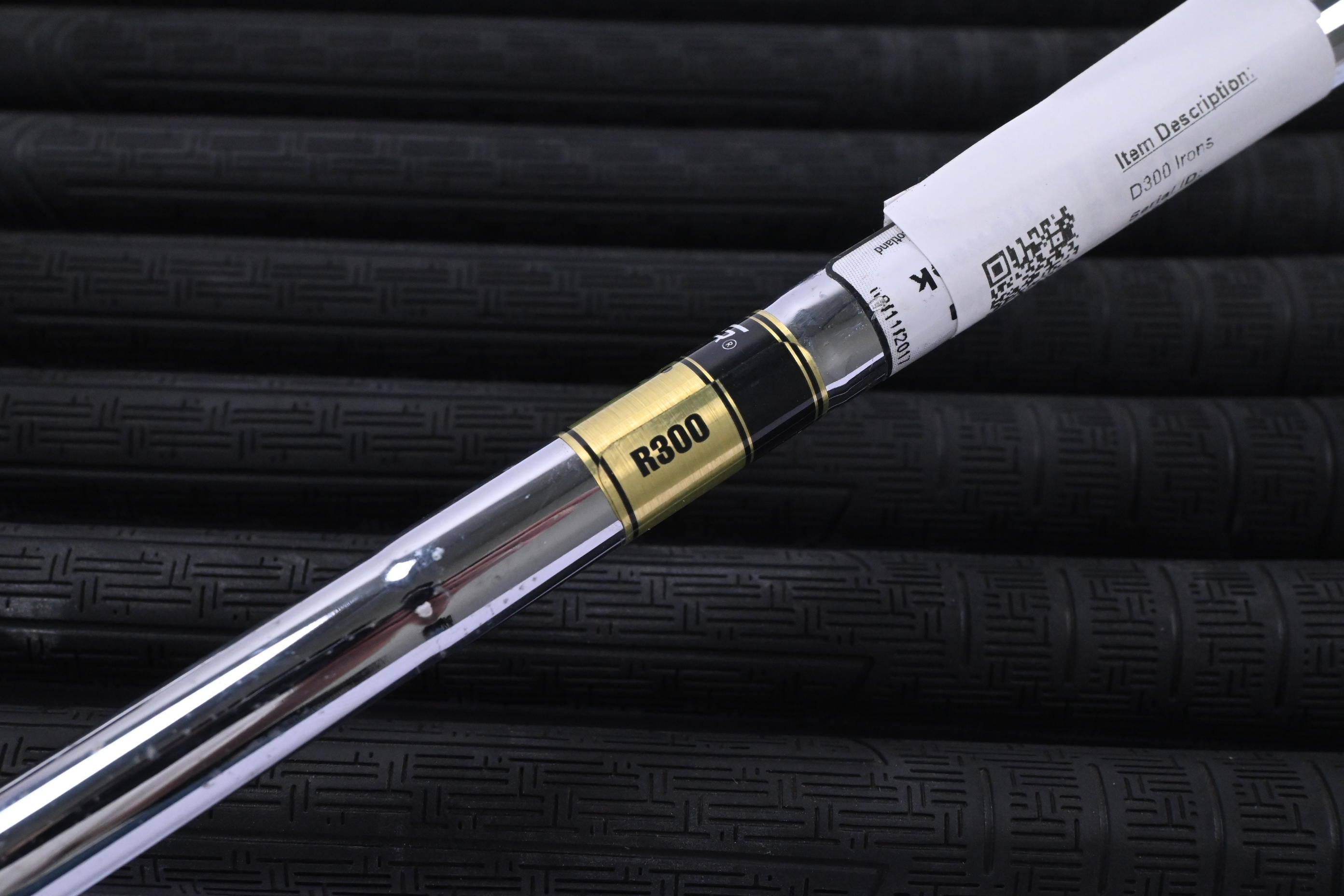 Wilson D300 Irons / 4-PW+GW / Regular Flex Dynamic Gold R300 Shafts