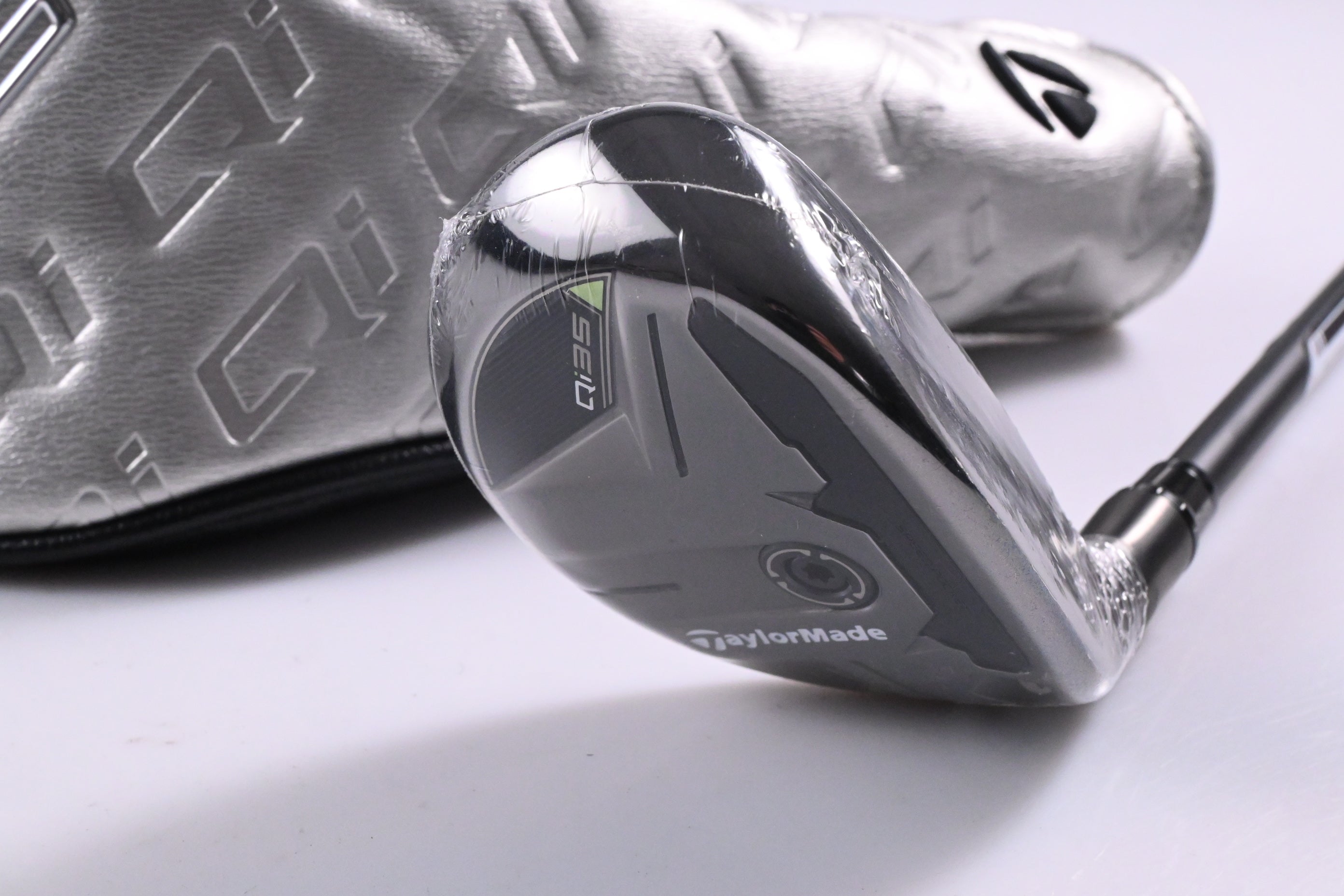 Taylormade Qi35 #4 Hybrid / 22 Degree / Regular Flex Fujikura Ventus Blue '25 6