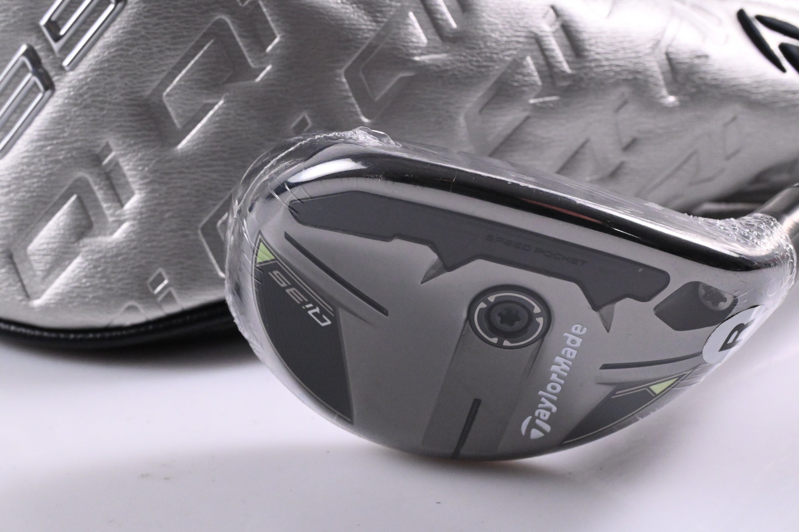 Taylormade Qi35 #4 Hybrid / 22 Degree / Regular Flex Fujikura Ventus Blue '25 6