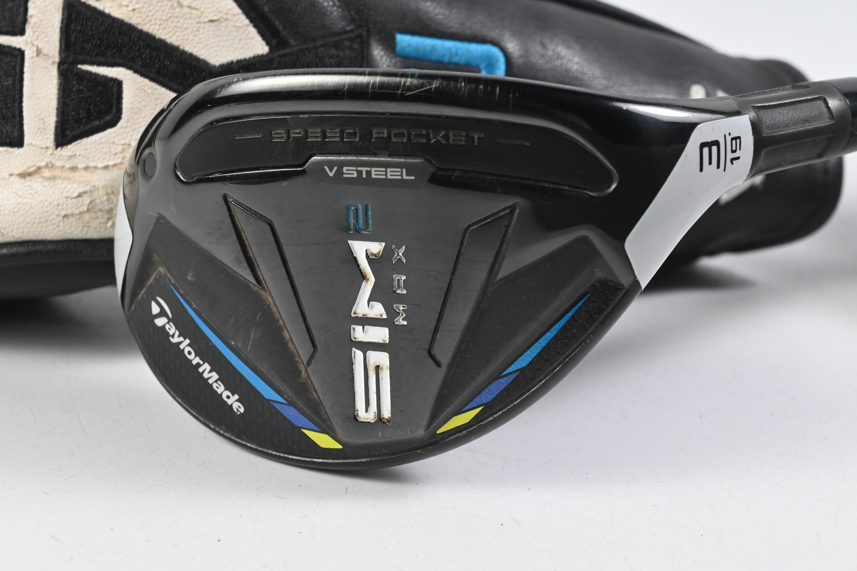 Taylormade SIM2 Max #3 Hybrid / 19 Degree / Stiff Flex Fujikura Ventus Blue 7