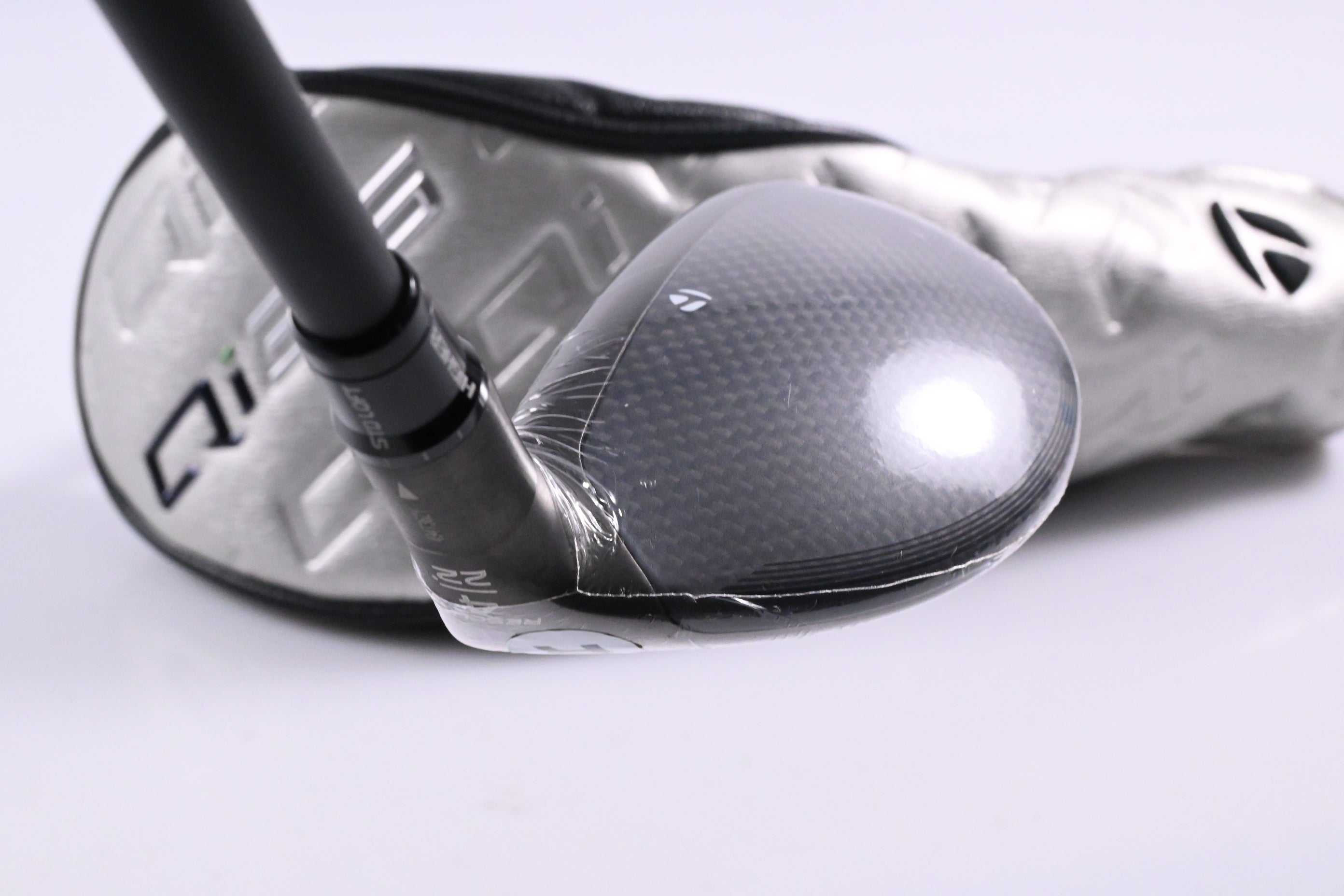 Taylormade Qi35 #4 Hybrid / 22 Degree / Regular Flex Fujikura Ventus Blue '25 6