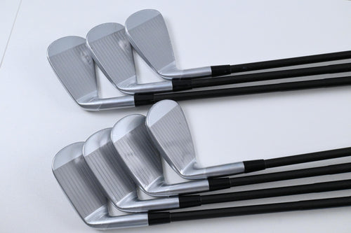 Mizuno JPX 925 Forged Irons / 4-PW / Stiff Flex Dynamic Gold Mid 115 S400 Shafts