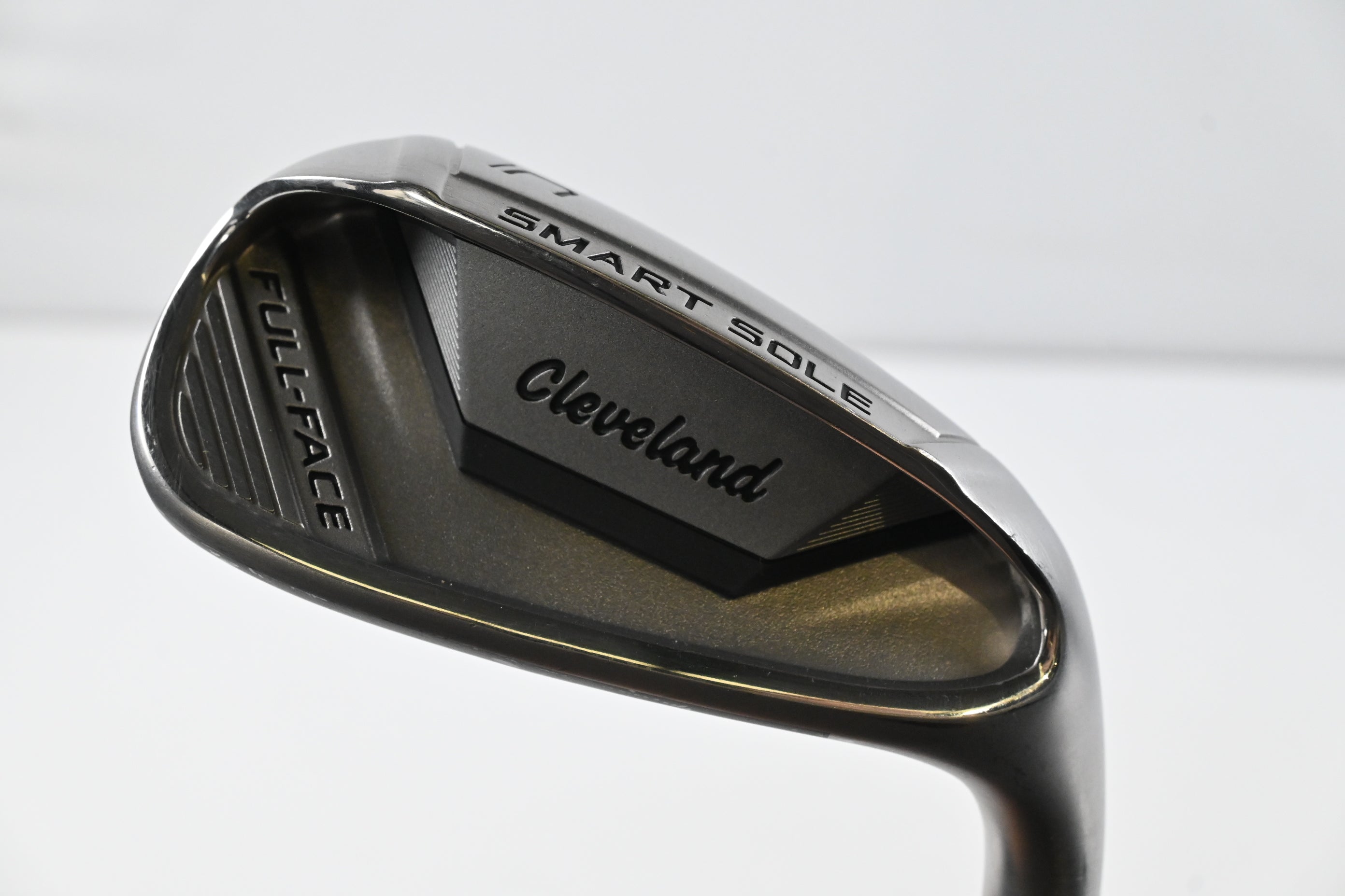 Cleveland Smart Sole Full Face Chipper / 42 Degree / Stiff Flex KBS HI-REV MAX 105