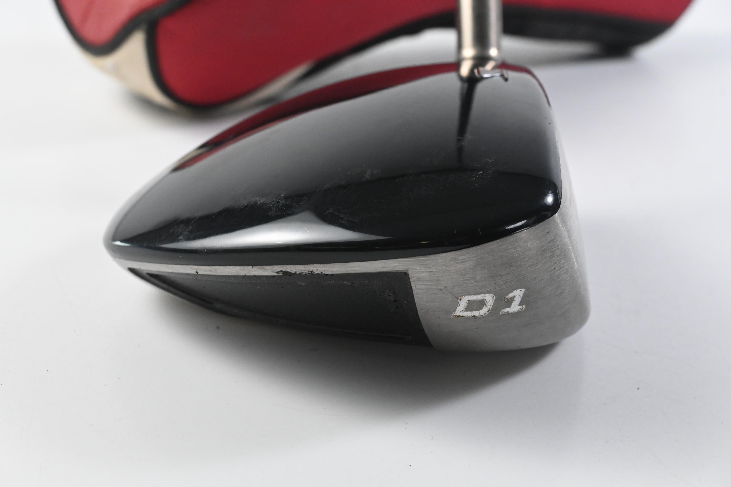 Titleist 907 D1 Driver / 11.5 Degree / Regular Flex Aldila 67 Shaft