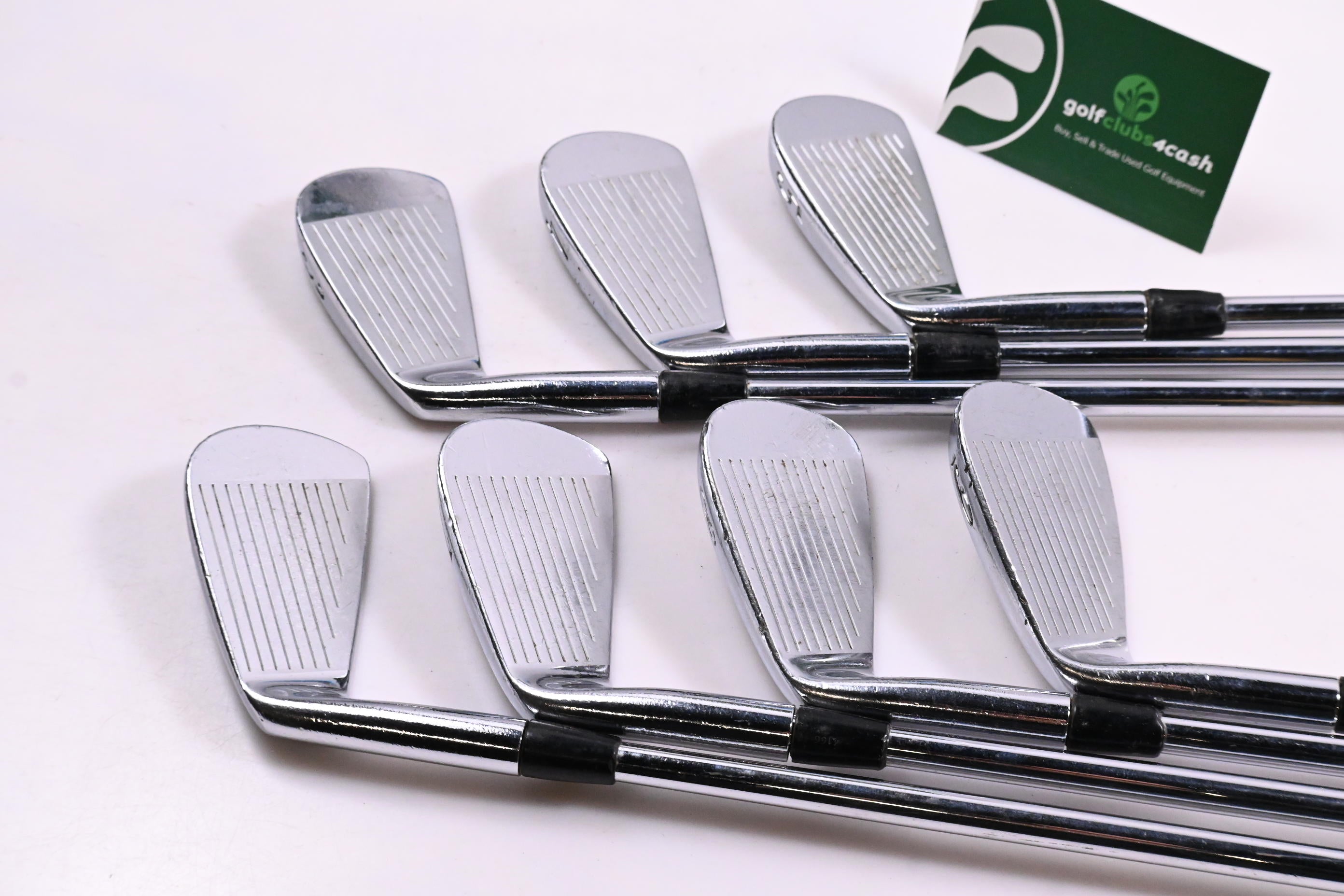 Titleist 690.MB Irons / 3-9i / Stiff Flex Dynamic Gold S300 Shafts