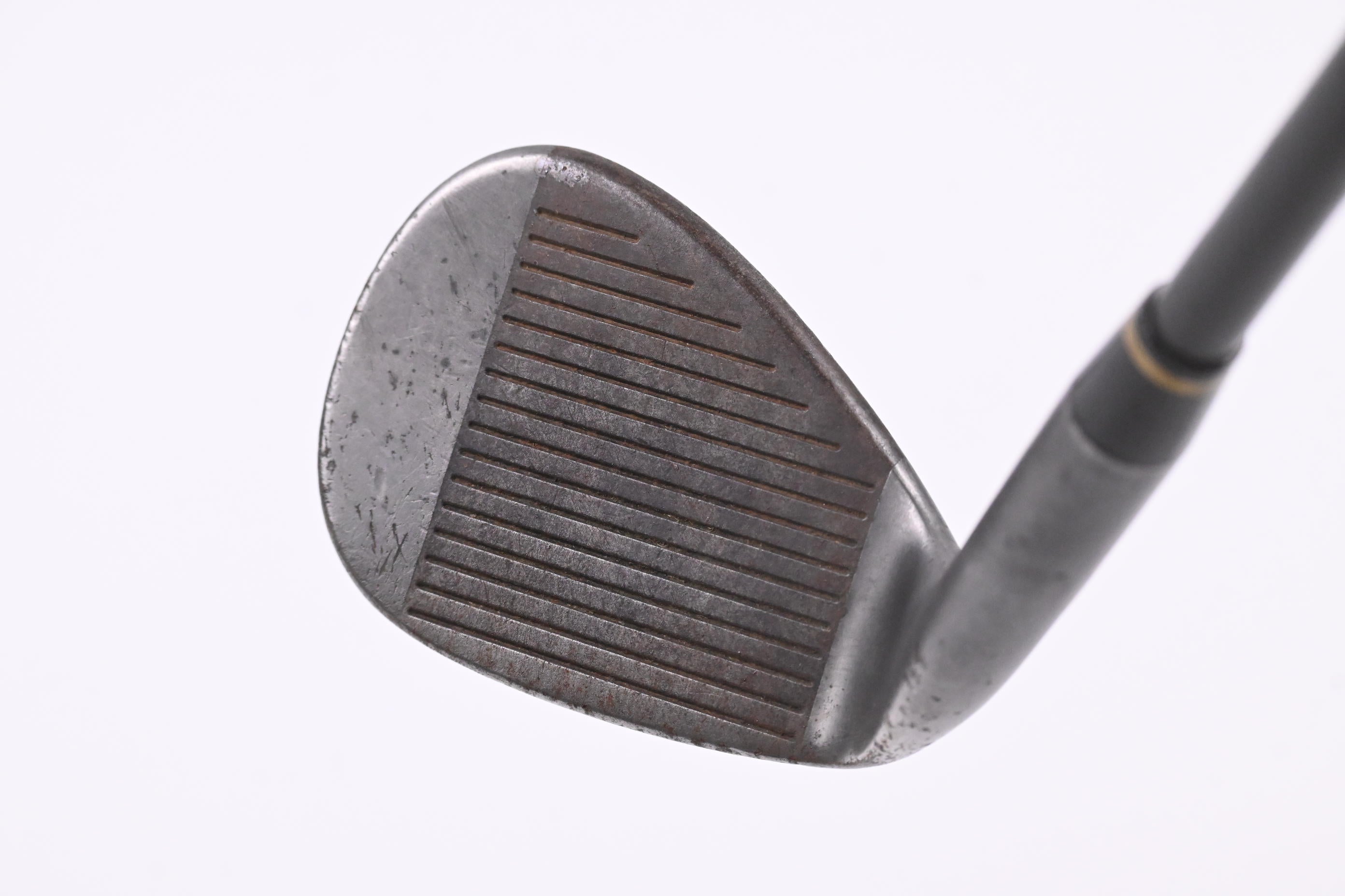 Cleveland Tour Action Reg 588 Sand Wedge / 53 Degree / Regular Flex Aldila
