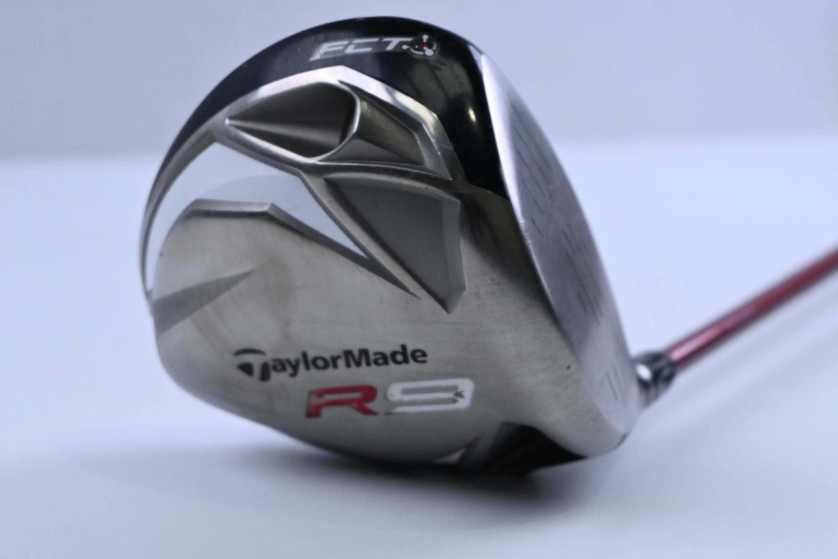 Taylormade R9 Driver / 10.5 Degree / Regular Flex Fujikura Motore 65 Shaft