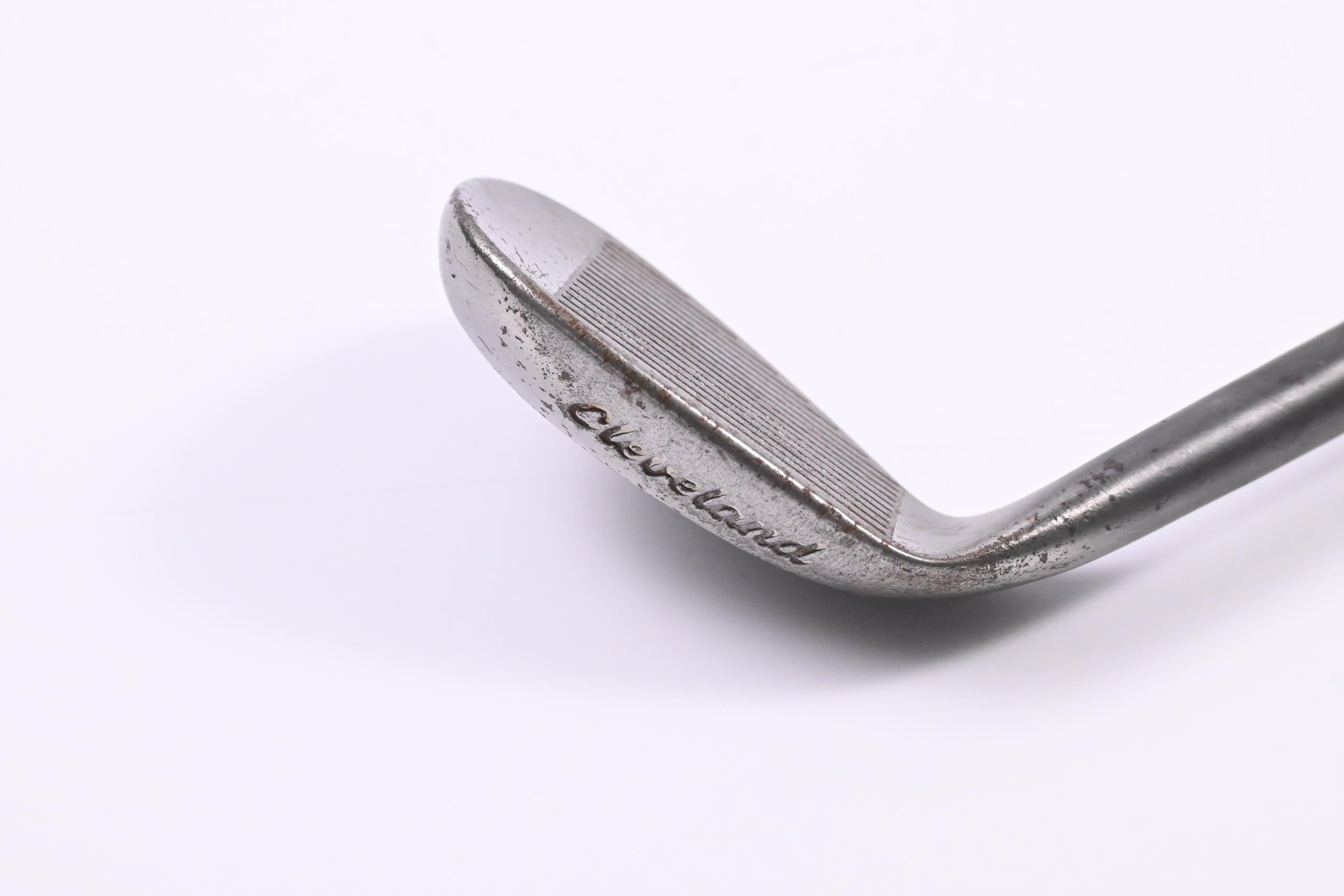 Cleveland Tour Action Reg 588 Sand Wedge / 53 Degree / Regular Flex Aldila
