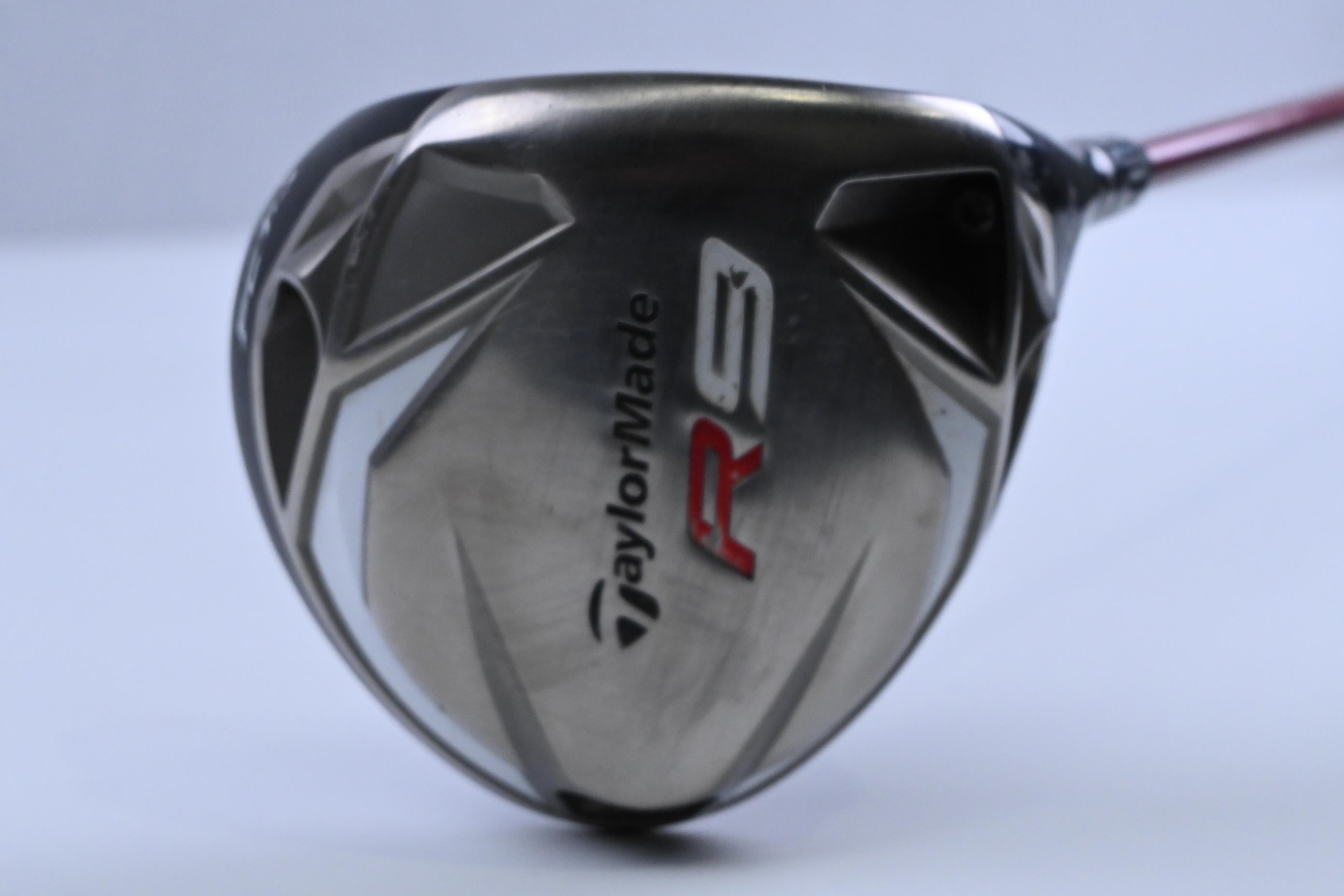 Taylormade R9 Driver / 10.5 Degree / Regular Flex Fujikura Motore 65 Shaft