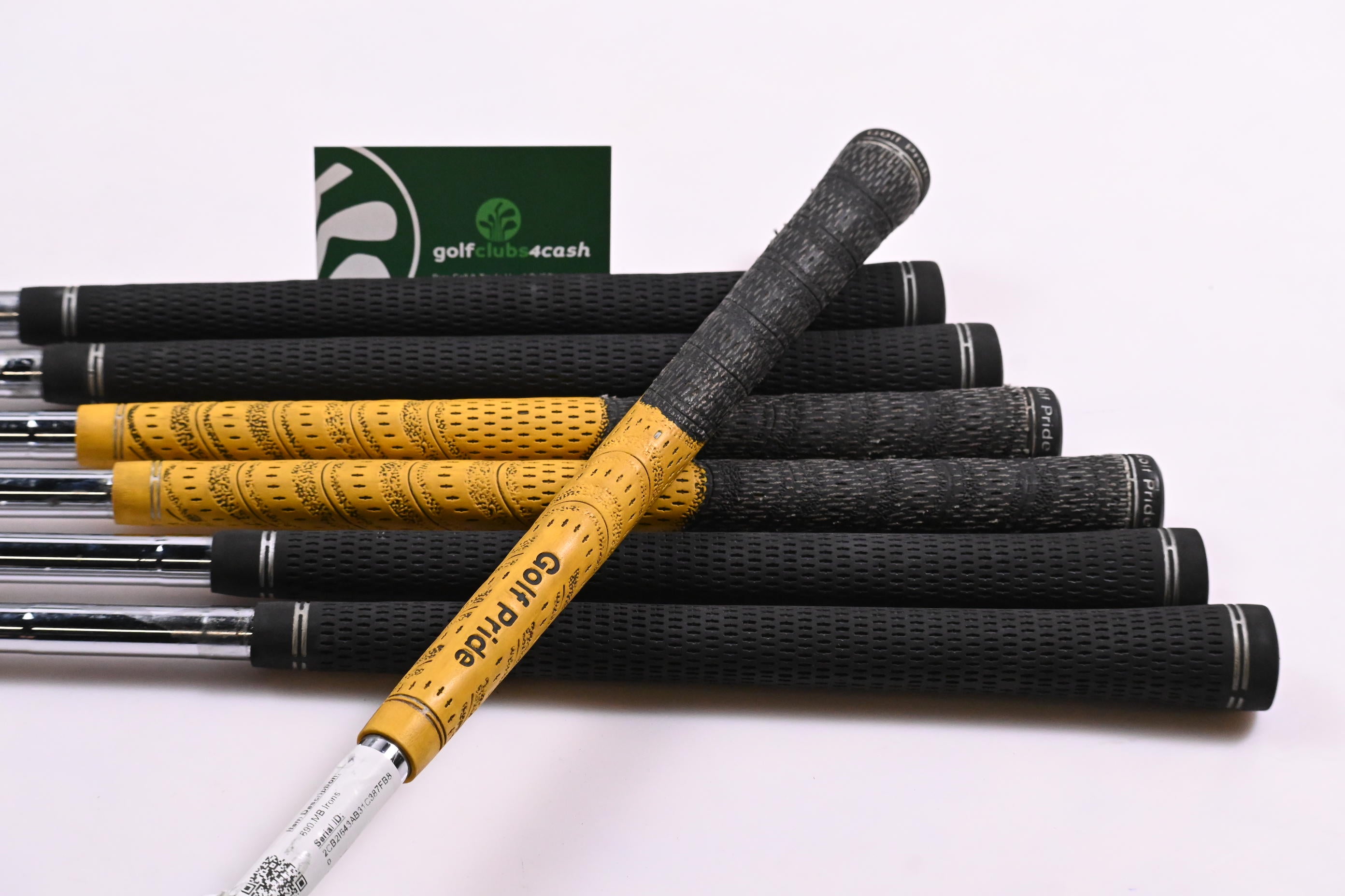 Titleist 690.MB Irons / 3-9i / Stiff Flex Dynamic Gold S300 Shafts