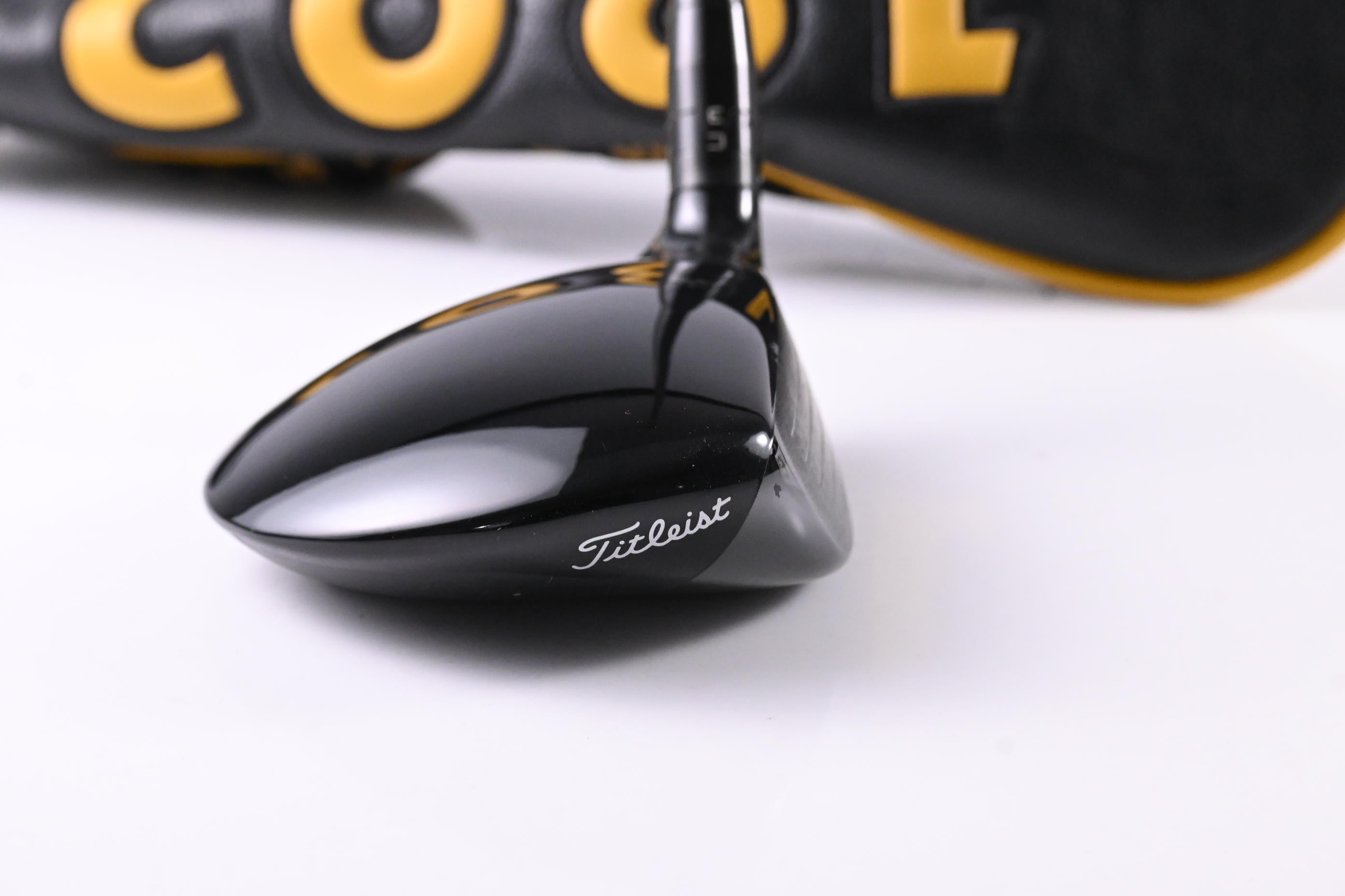 Titleist GT1 #5 Wood / 18 Degree / Stiff Flex Graphite Design Tour AD IZ-6 Shaft