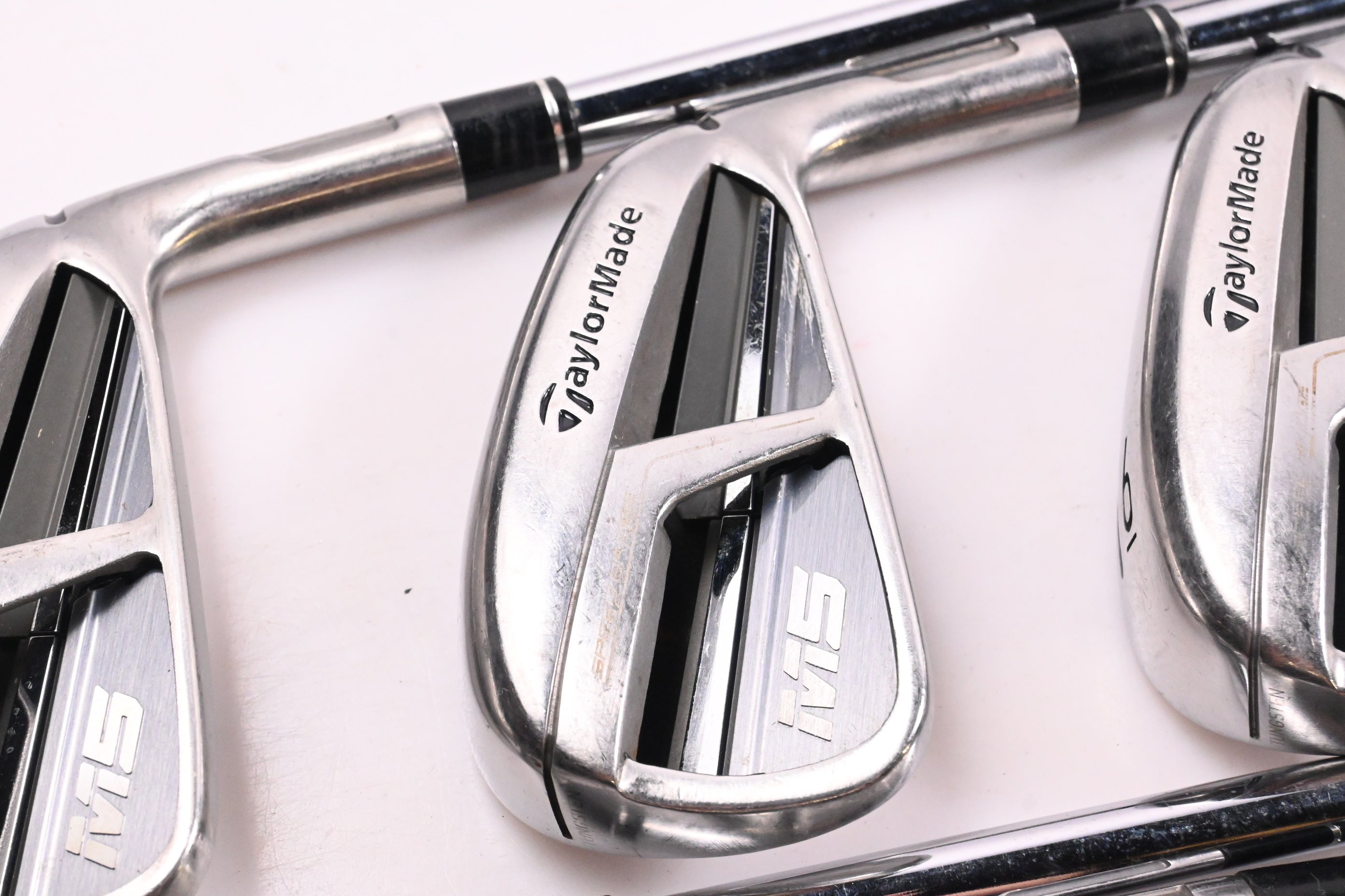 Taylormade M5 Irons / 4-PW+SW / Regular Flex KBS MAX 85 Shafts