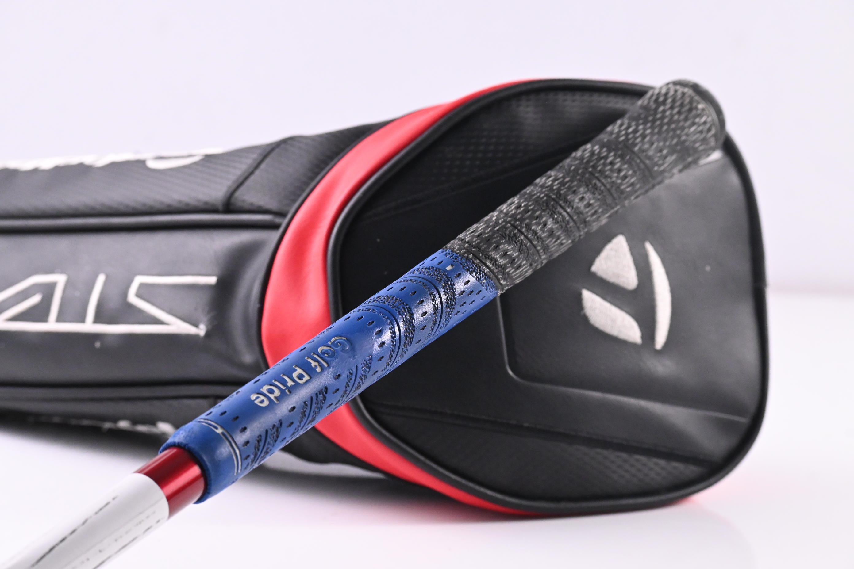 Taylormade Stealth Driver / 10.5 Degree / Stiff Flex HZRDUS RDX Smoke Red 60