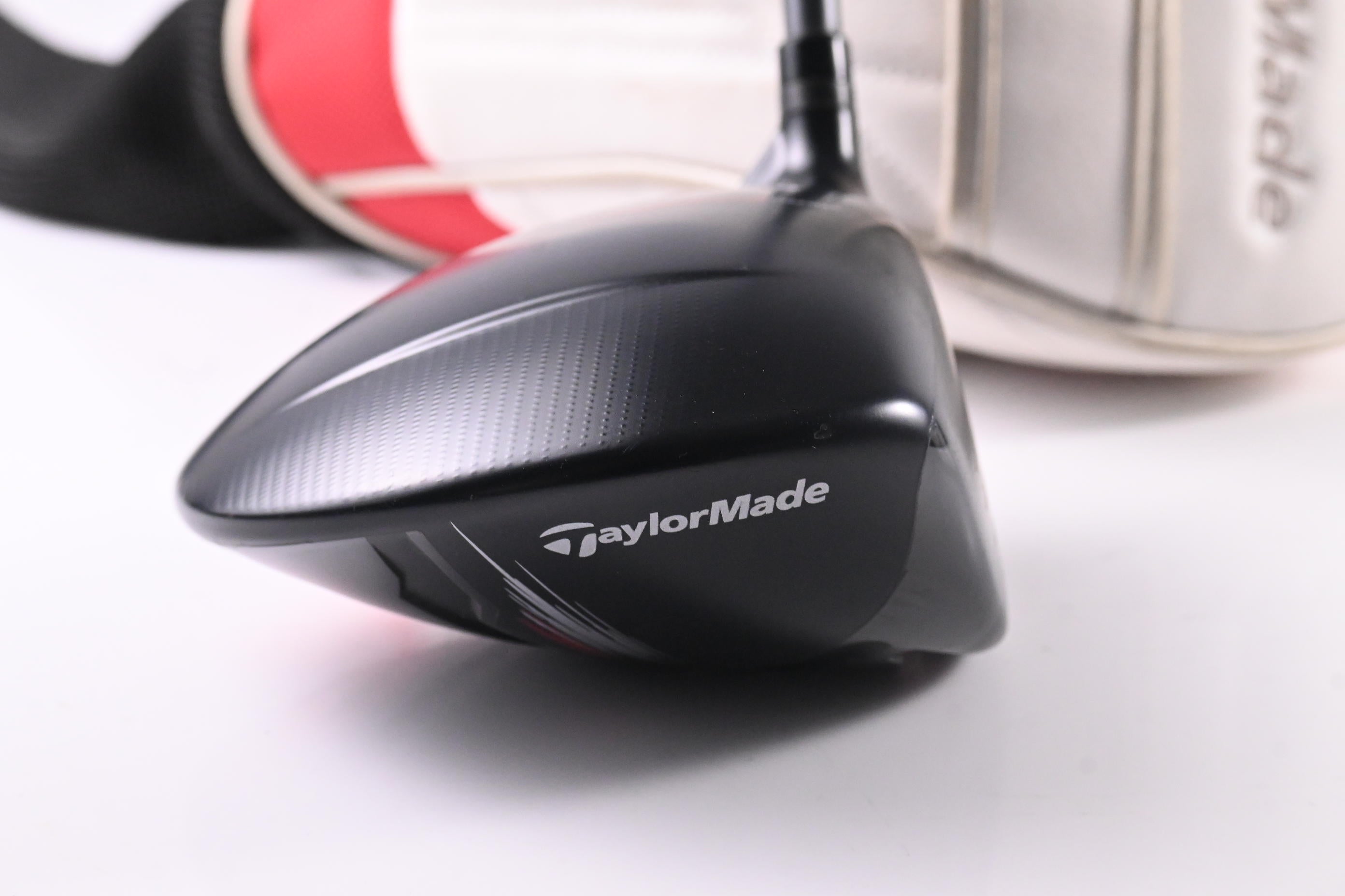 Taylormade Aeroburner Black Driver / 10.5 Degree / Regular Flex Matrix Ozik 50