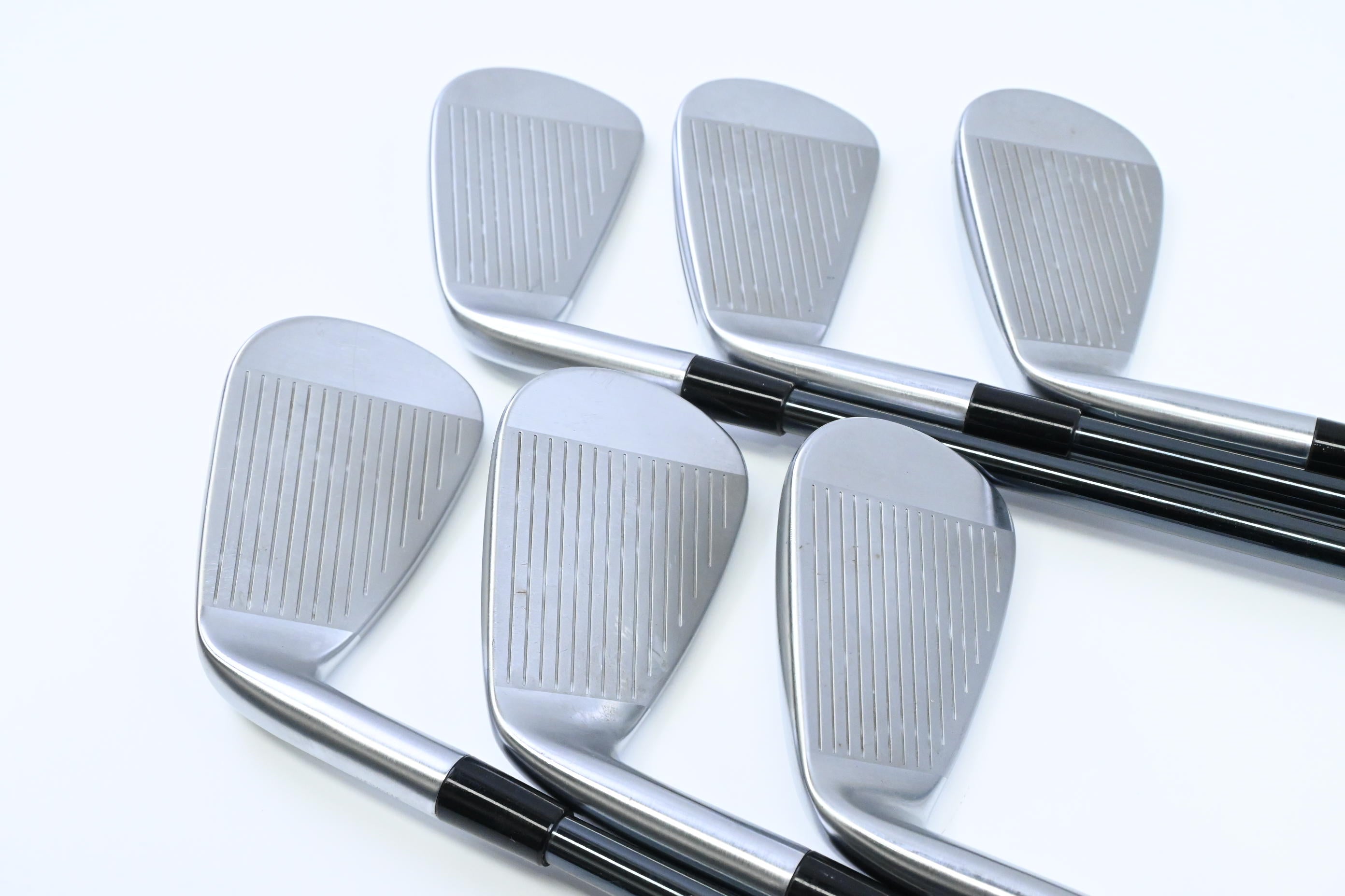 Taylormade P790 2025 Irons / 6-PW+AW / Regular Flex UST Recoil ESX 60 Shafts