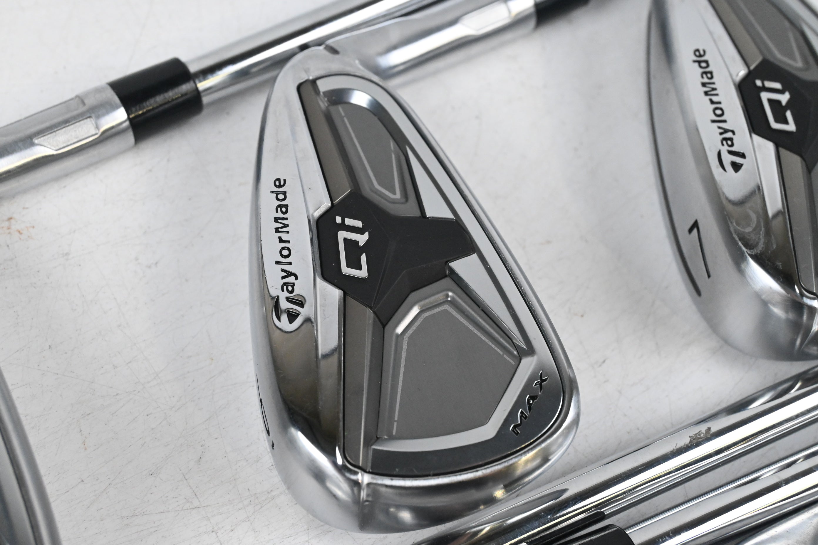 Taylormade Qi Max Irons / 5-PW+SW / Regular Flex KBS MAX MT 85 Shafts