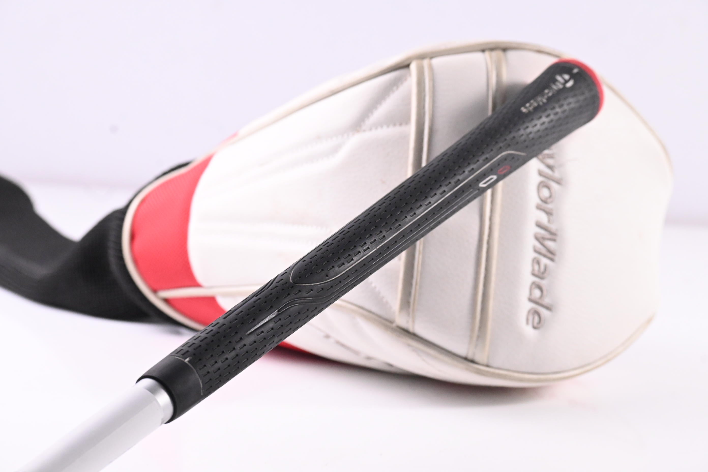 Taylormade Aeroburner Black Driver / 10.5 Degree / Regular Flex Matrix Ozik 50