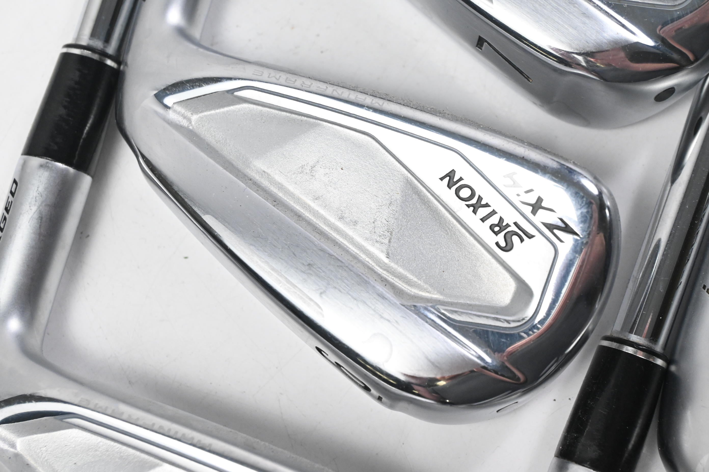 Srixon ZXi4 Irons / 5-PW / Stiff Flex Dynamic Gold Mid S300 115 Shafts