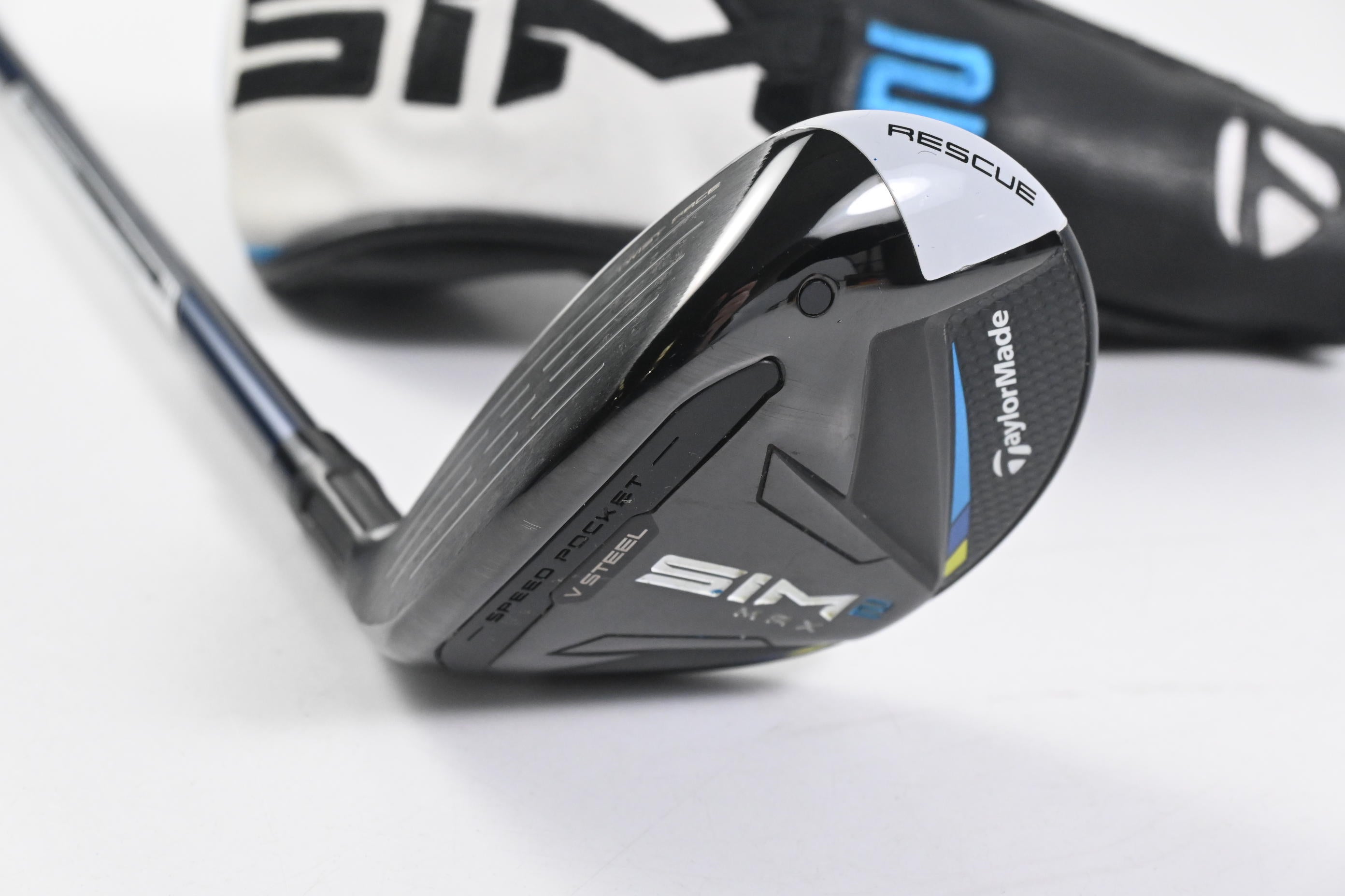Left Hand Taylormade SIM2 Max #4 Hybrid / 22 Degree / Regular Flex Ventus Blue 6