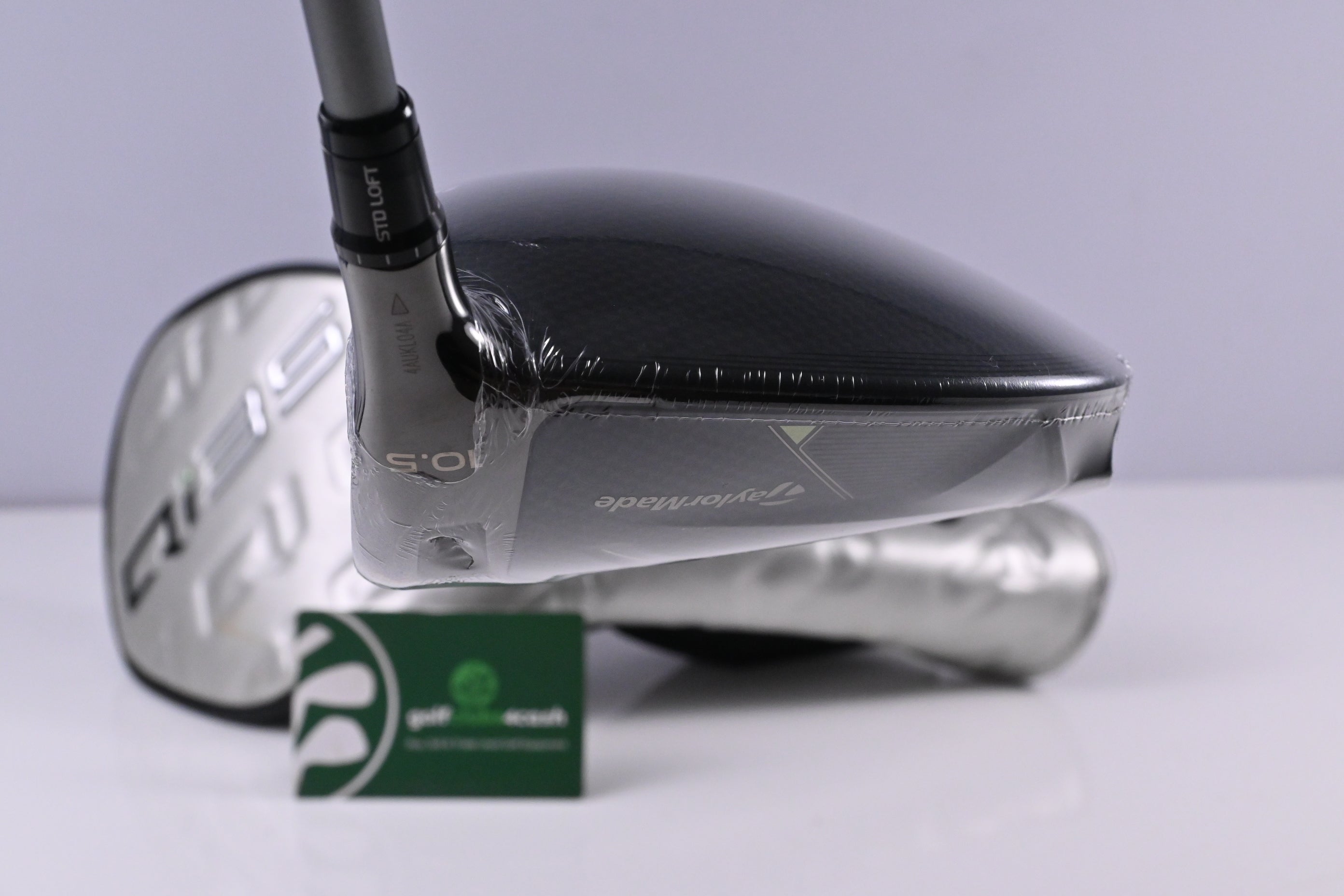 Taylormade Qi35 Driver / 10.5 Degree / Regular Flex Fujikura Air Speeder 50