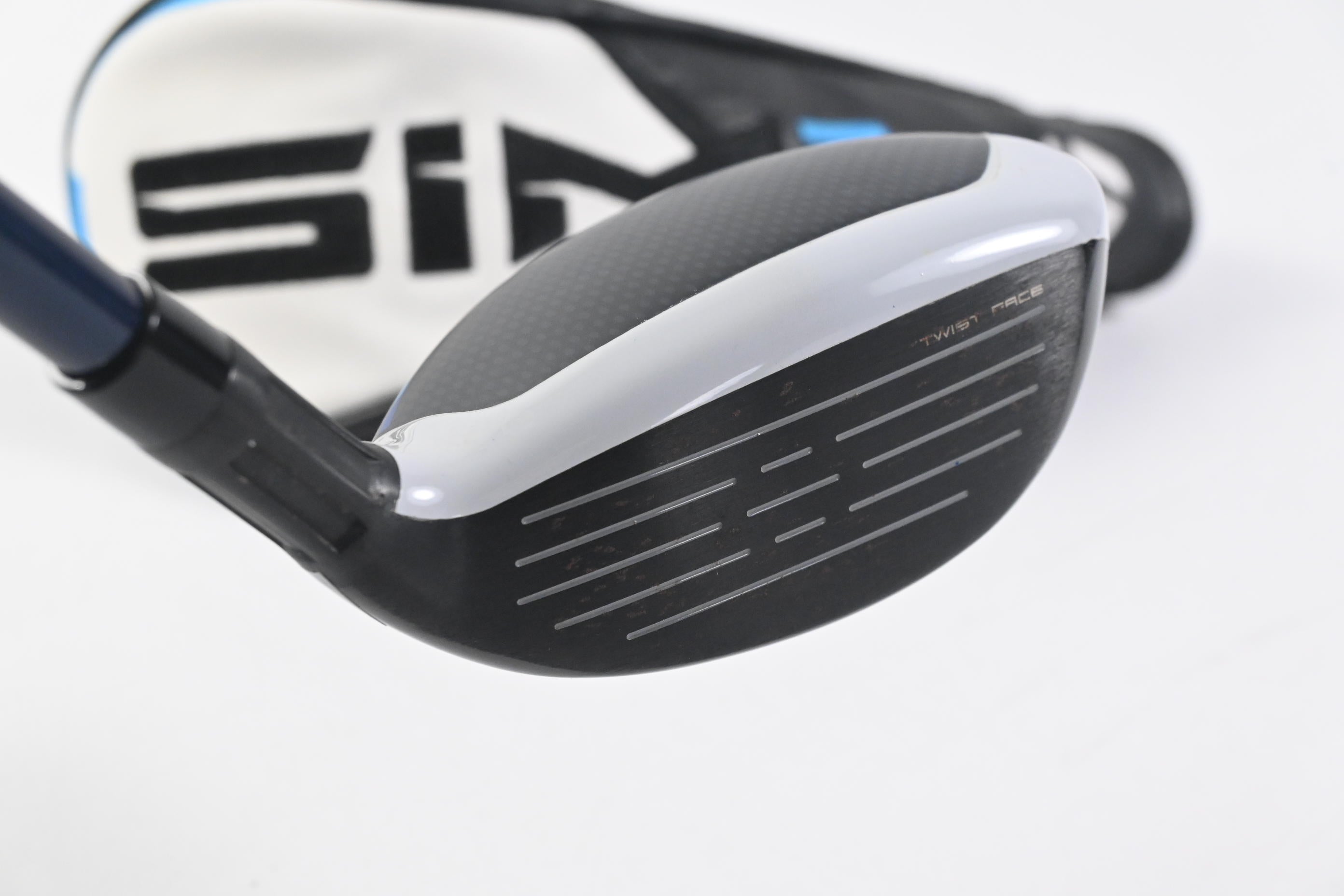 Left Hand Taylormade SIM2 Max #4 Hybrid / 22 Degree / Regular Flex Ventus Blue 6