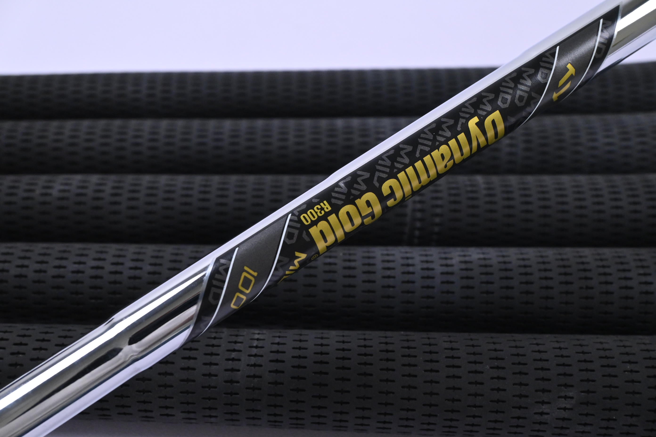 Callaway Apex Ai300 Irons / 5-PW / Regular Flex Dynamic Gold Mid 100 R300 Shafts