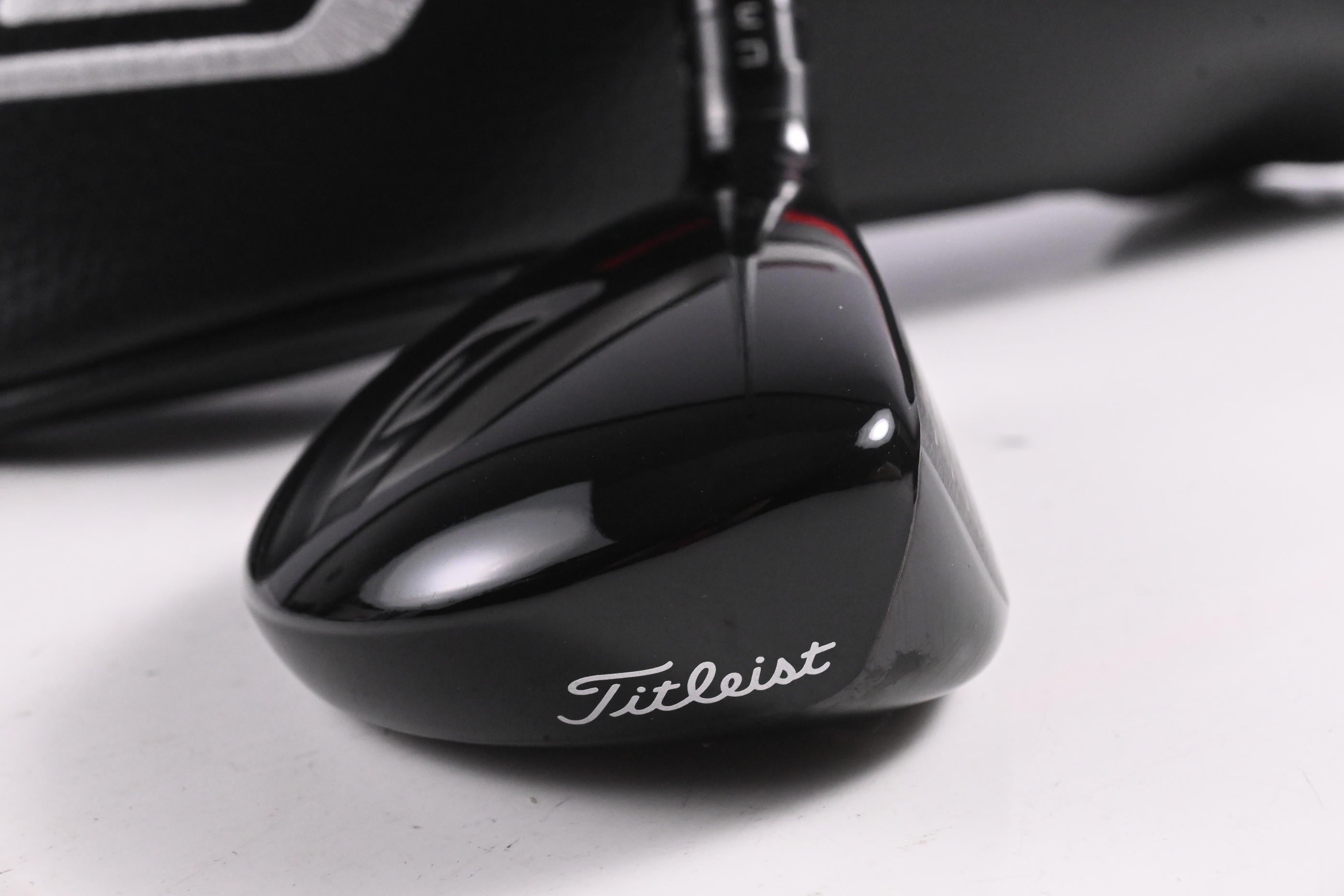 Titleist GT2 #3 Hybrid / 18 Degree / Regular Flex MMT 35 Shaft
