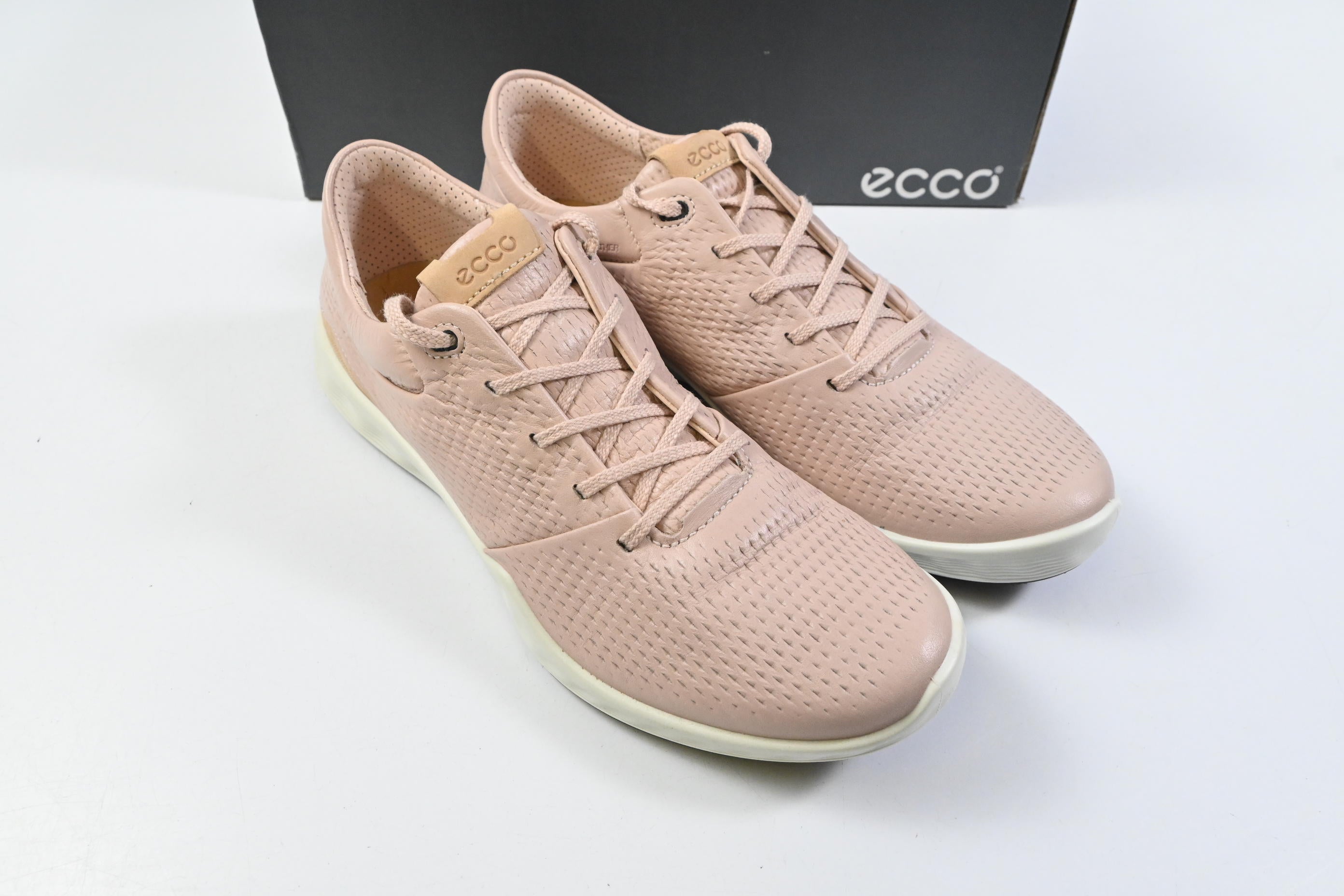 Ladies Ecco S-Lite Golf Shoes / Size UK 5-5.5 / Pink, White