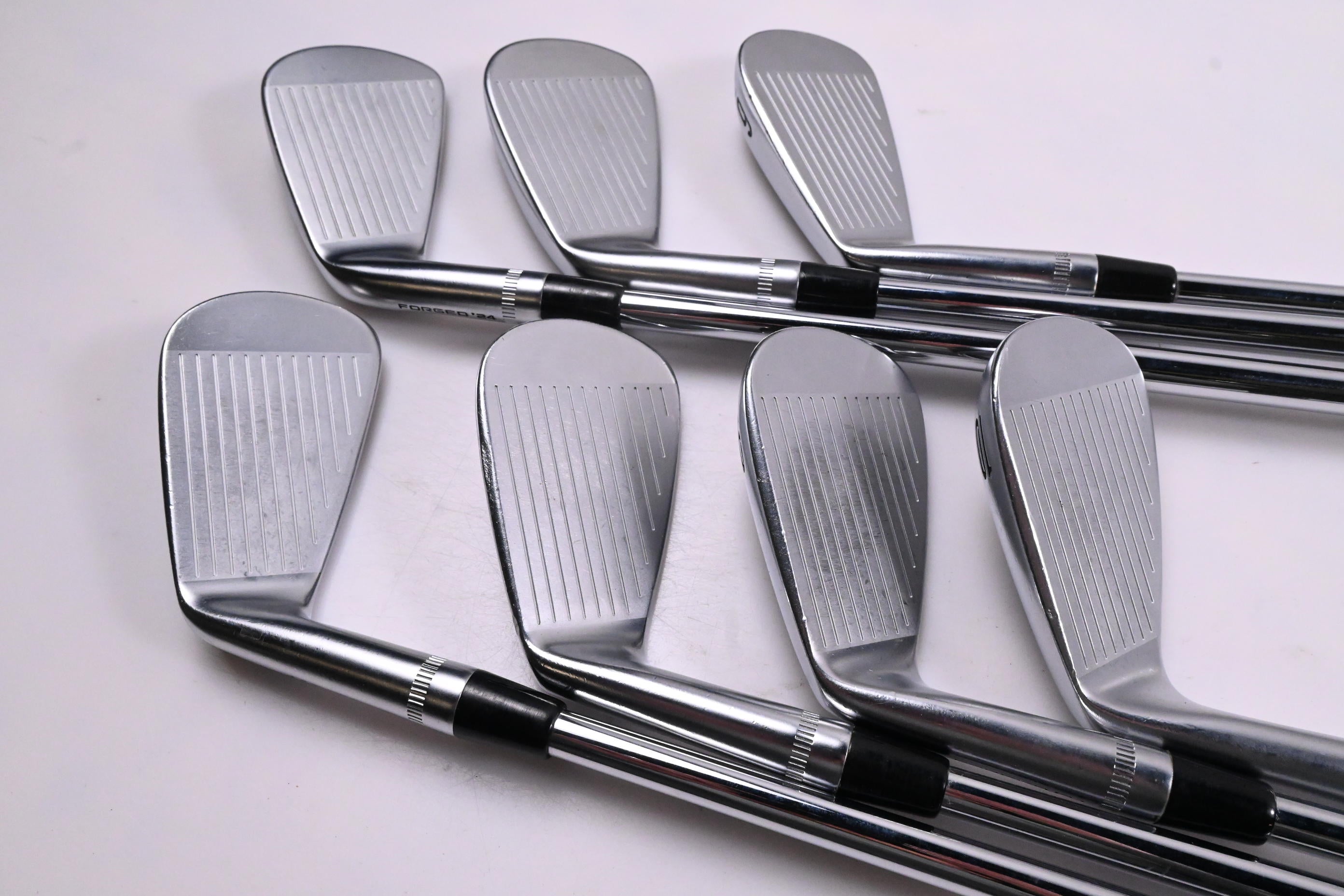 Callaway Apex CB/MB 24 Irons / 4-PW / X-Flex N.S.Pro Modus³ Tour 120 Shafts