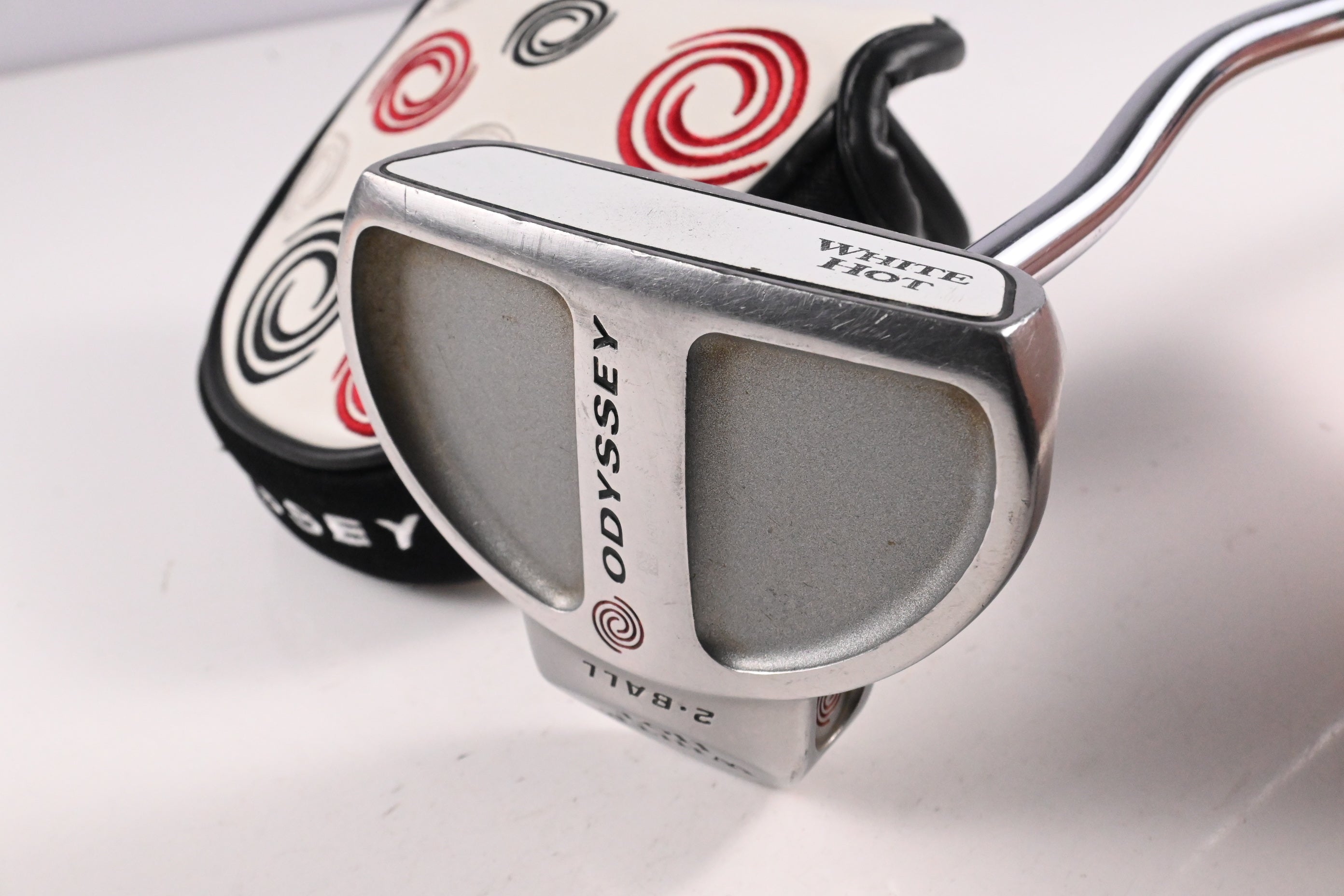 Odyssey White Hot 2-Ball Putter / 35 Inch