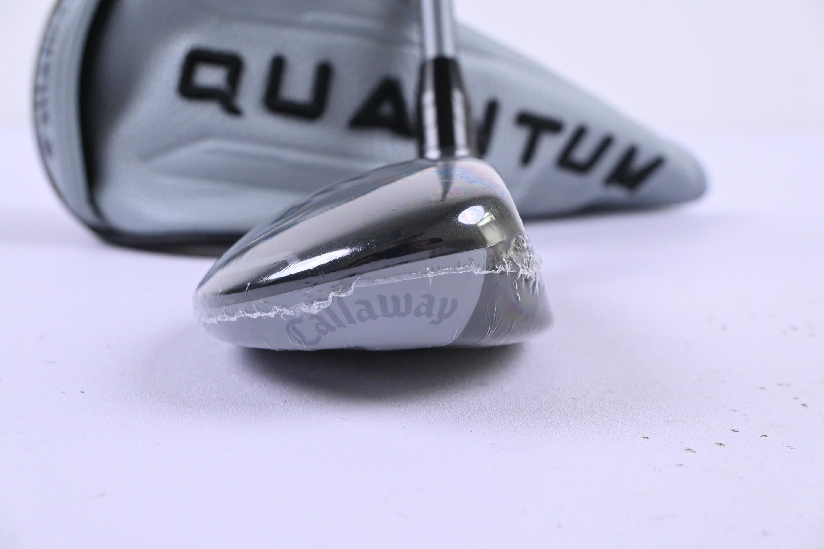Callaway Quantum Max OS #4 Hybrid / 20 Degree / Regular Flex Denali Frost Silver