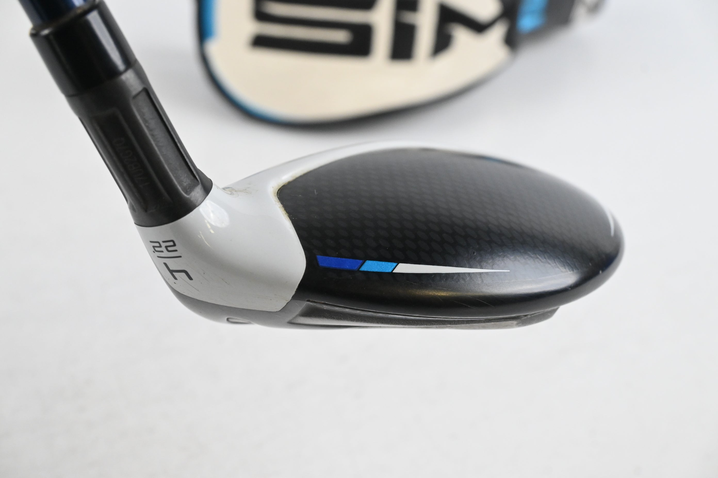 Taylormade SIM2 Max #4 Hybrid / 22 Degree / Stiff Flex Fujikura Ventus Blue 7