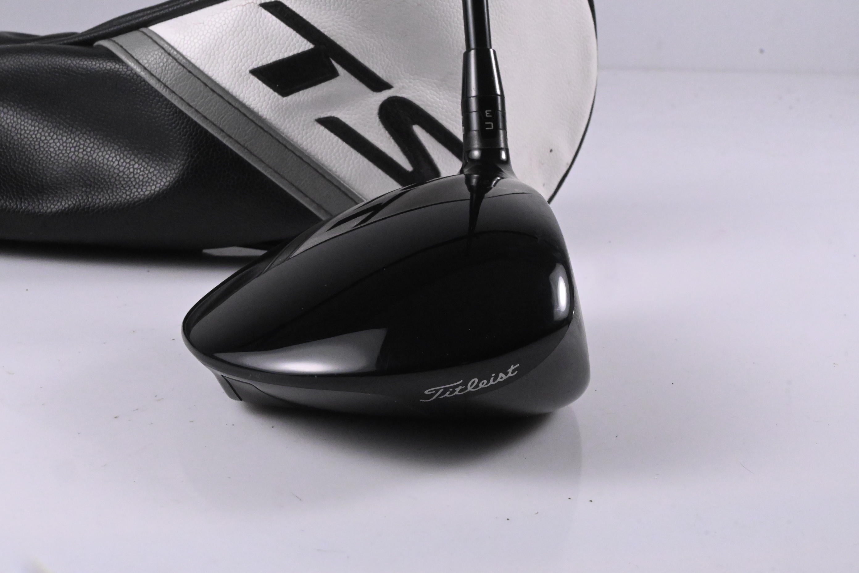 Titleist TSR2 Driver / 11 Degree / Regular Flex Tensei AV Blue 55 Shaft