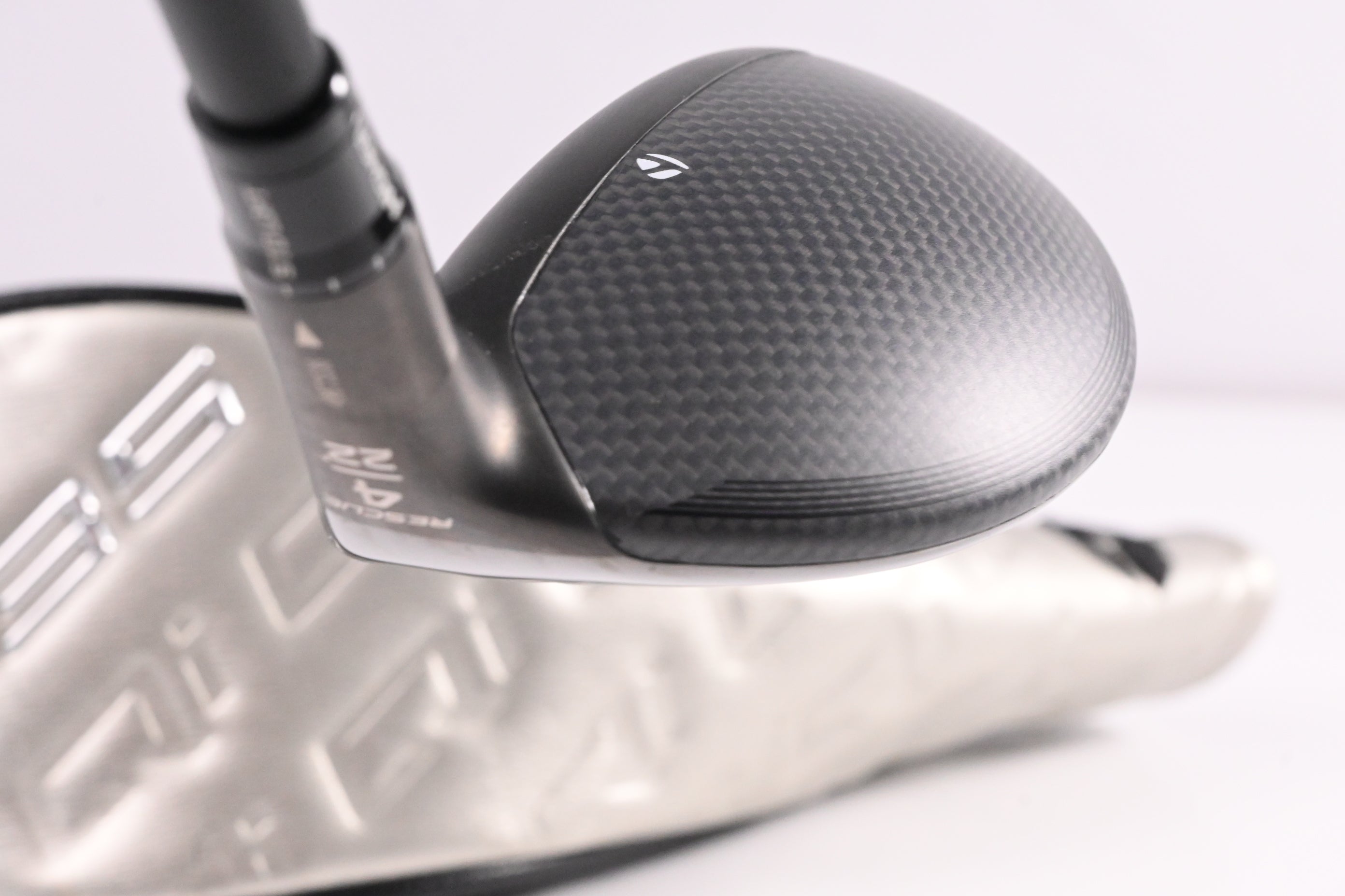 Taylormade Qi35 #4 Hybrid / 22 Degree / Regular Flex Fujikura Ventus Blue '25 6