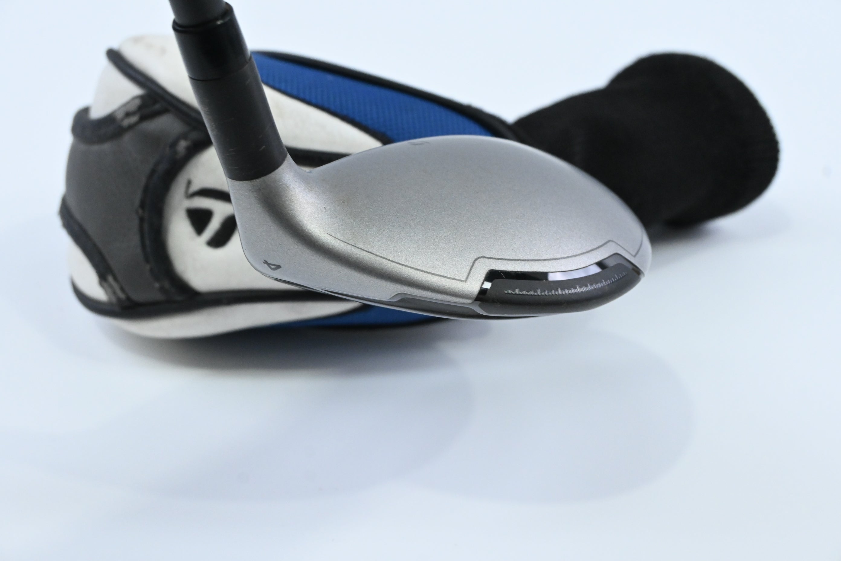 Taylormade SLDR-S #4 Hybrid / 22 Degree / Regular Flex Fujikura Speeder 72 Shaft