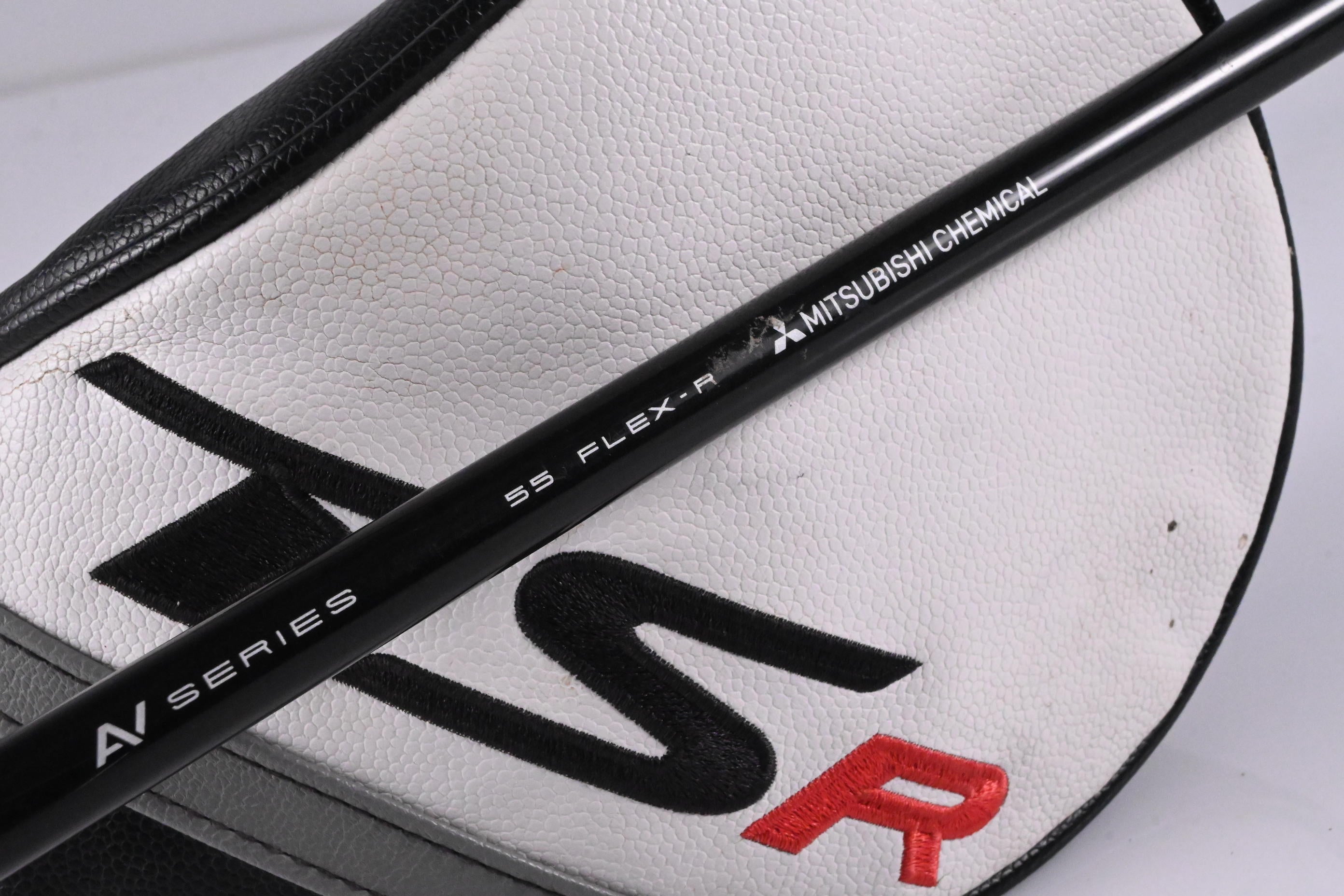 Titleist TSR2 Driver / 11 Degree / Regular Flex Tensei AV Blue 55 Shaft