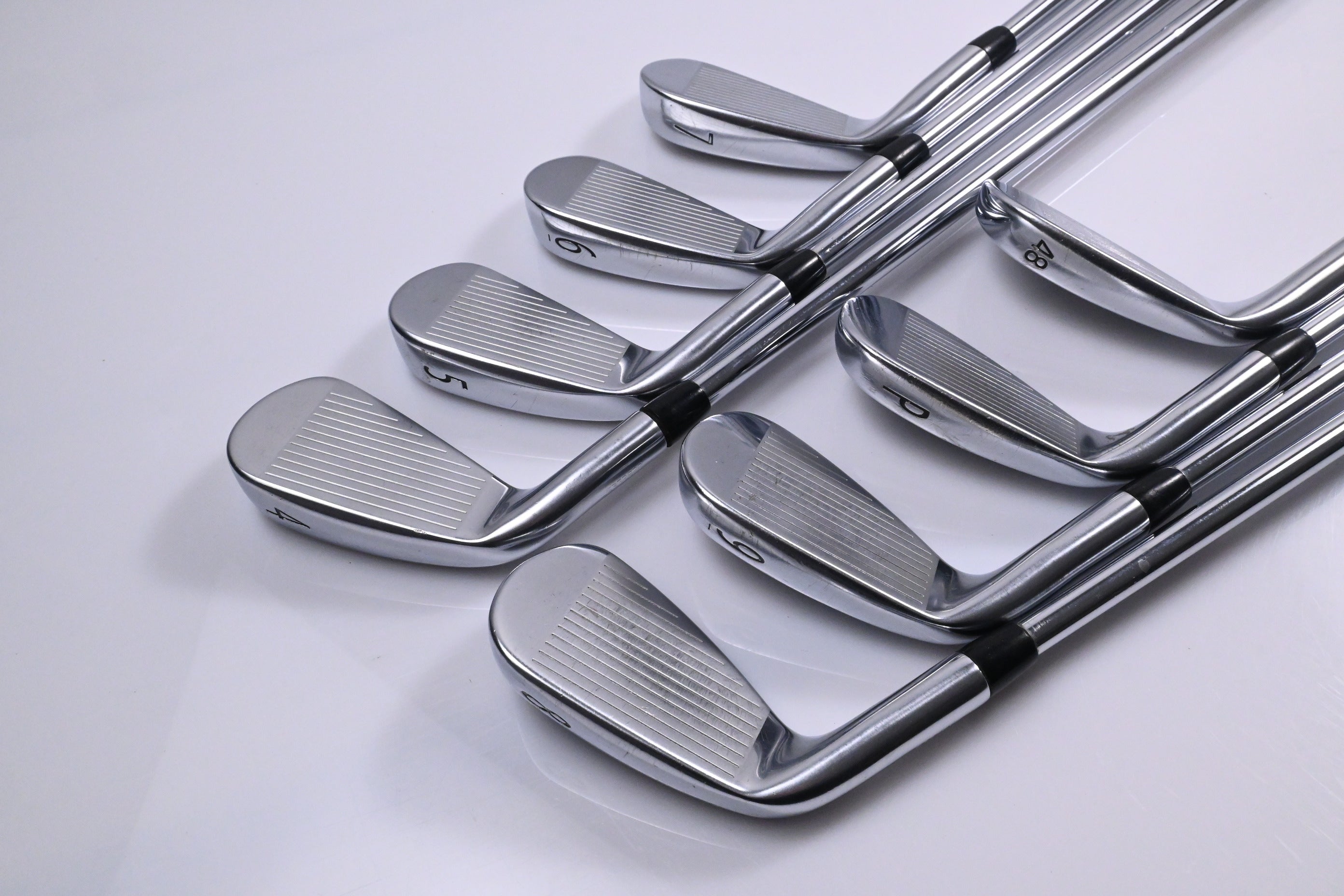 Titleist 718 AP3 Irons / 4-PW+48° / X-Flex AMT Tour White X100 Shafts