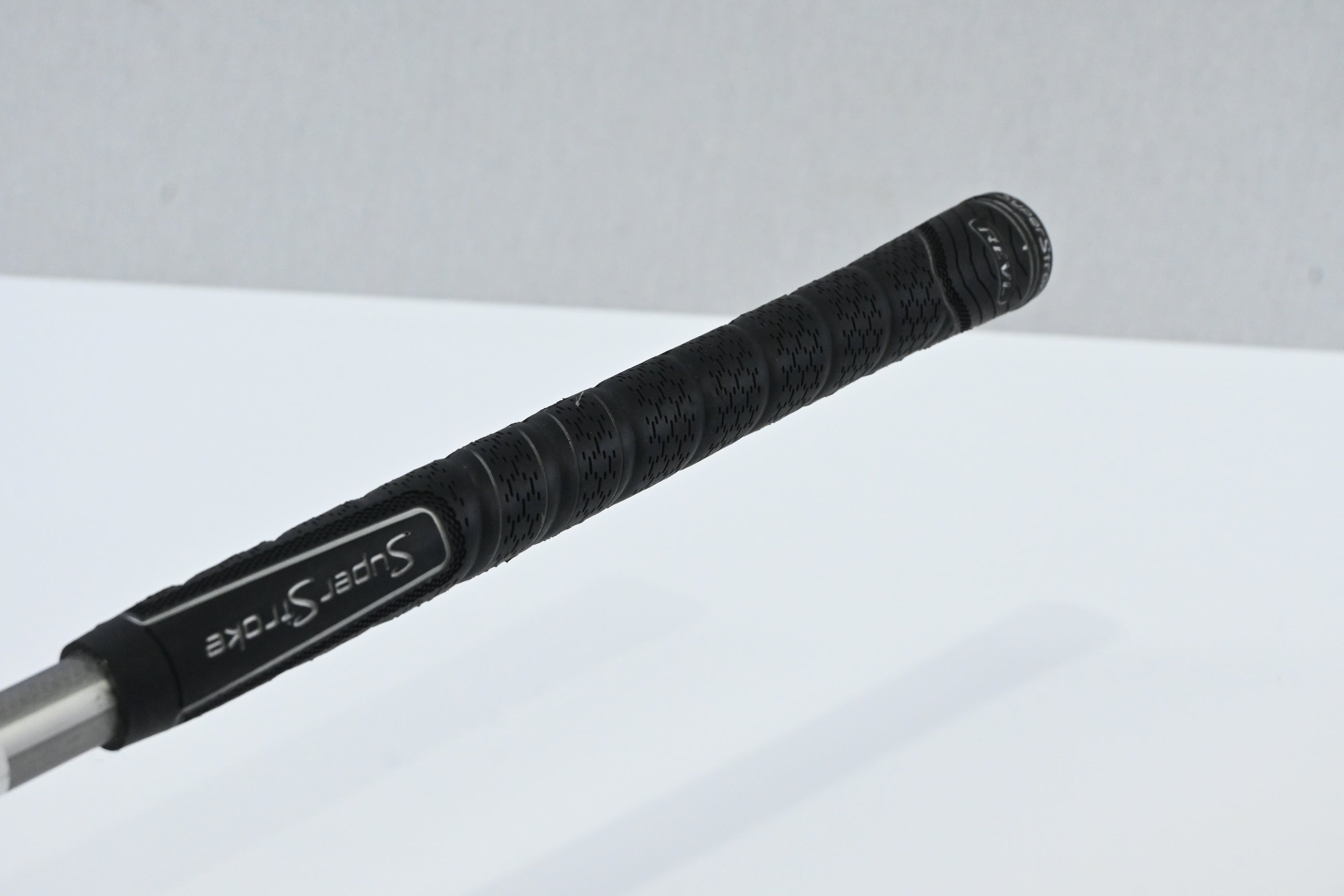 Titleist 915 F #5 Wood / 18 Degree / Regular Flex Diamana M+ 60 Shaft