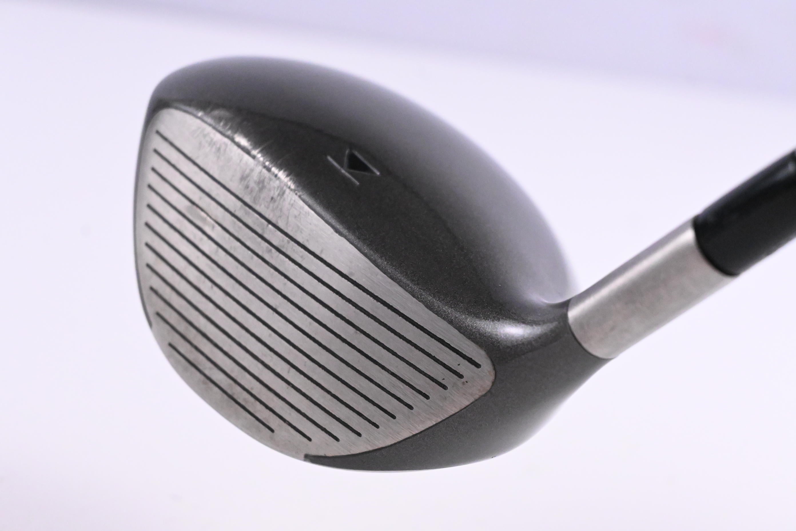 Titleist 975 D Driver / 9.5 Degree / Stiff Flex Titleist Ultralite Shaft