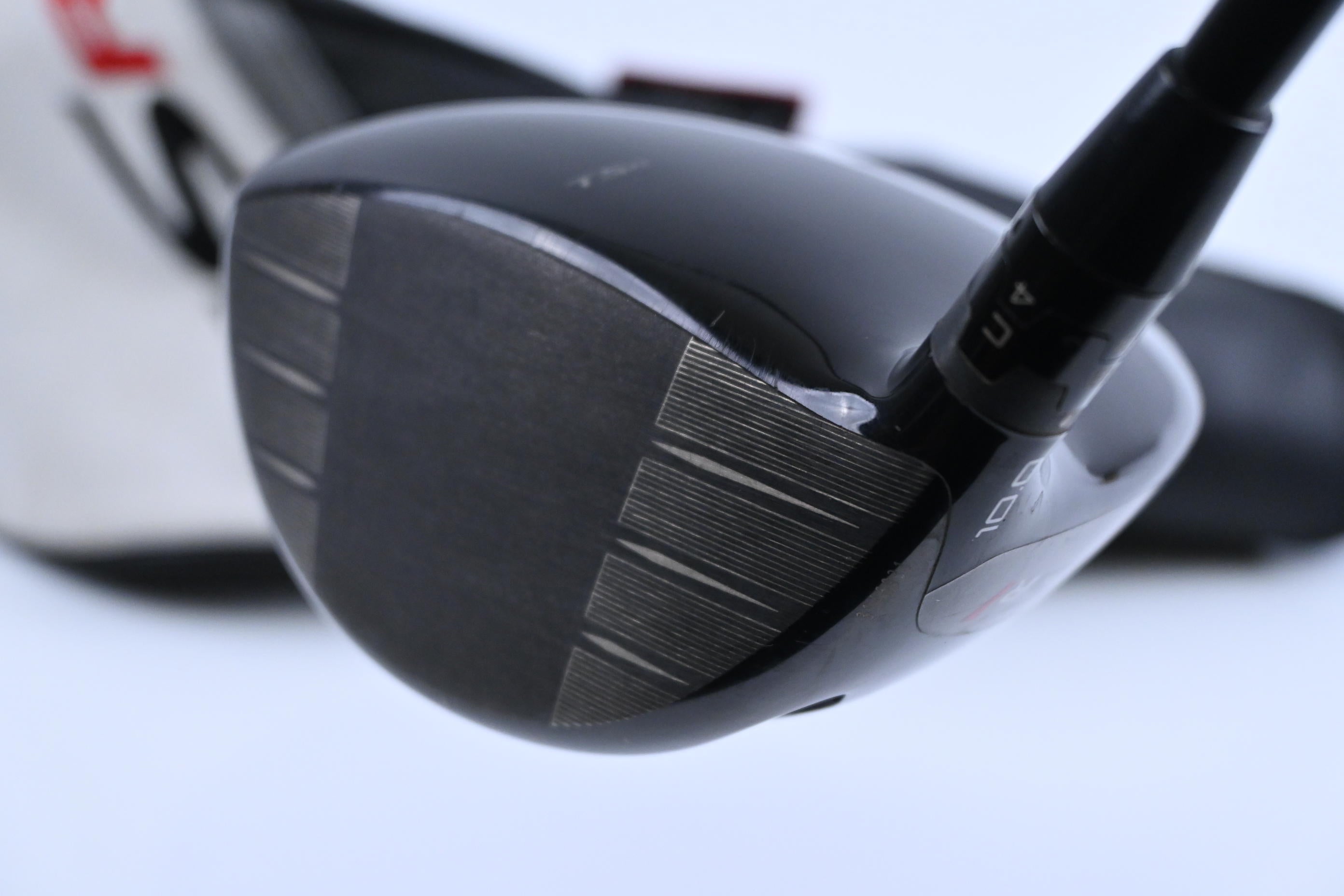 Titleist TSR1 Driver / 10 Degree / Stiff Flex HZRDUS Smoke Black RDX 60 Shaft