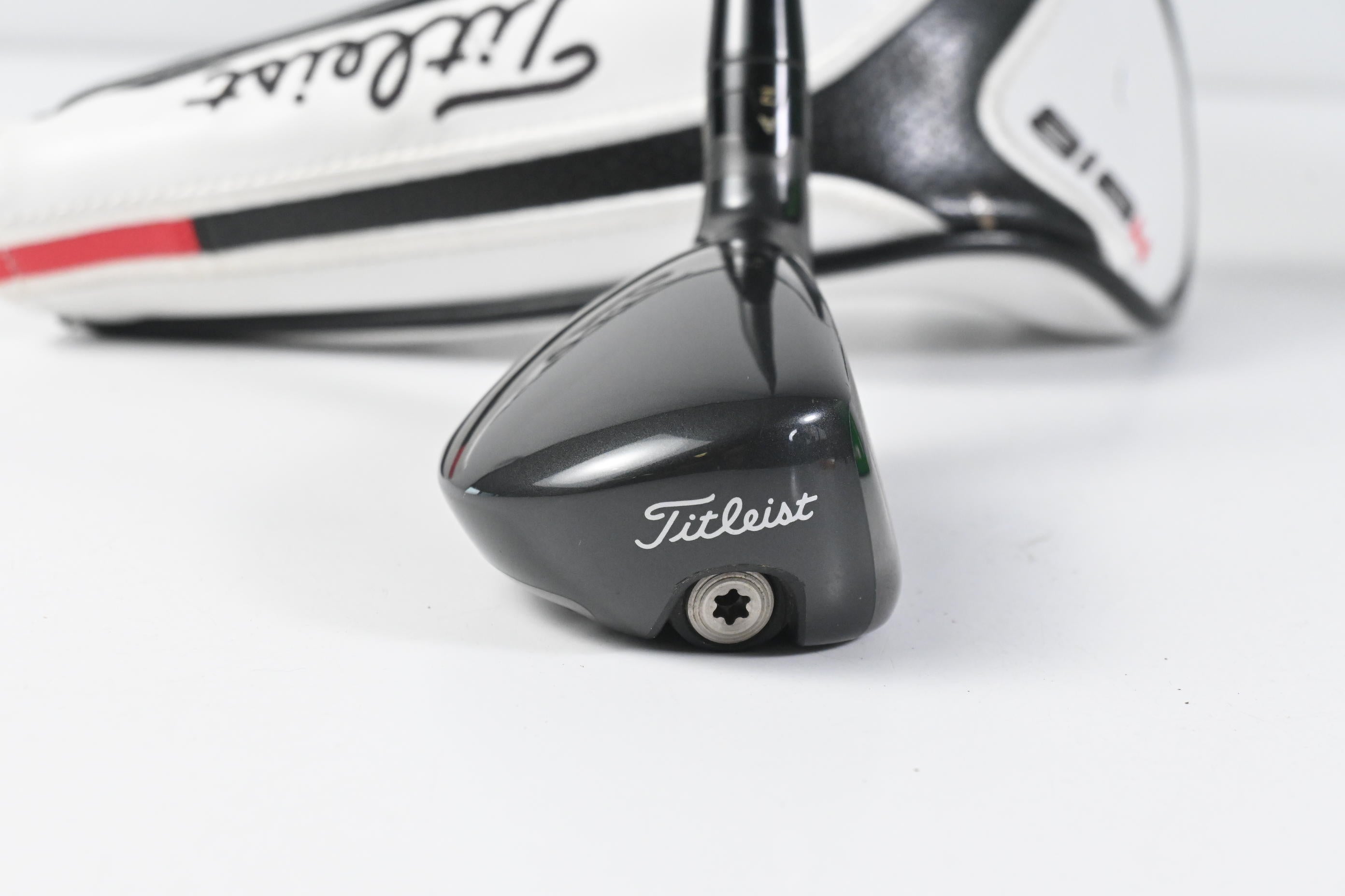 Titleist 818 H2 #3 Hybrid / 19 Degree / Stiff Flex Aldila Rogue M.AX 85 Shaft
