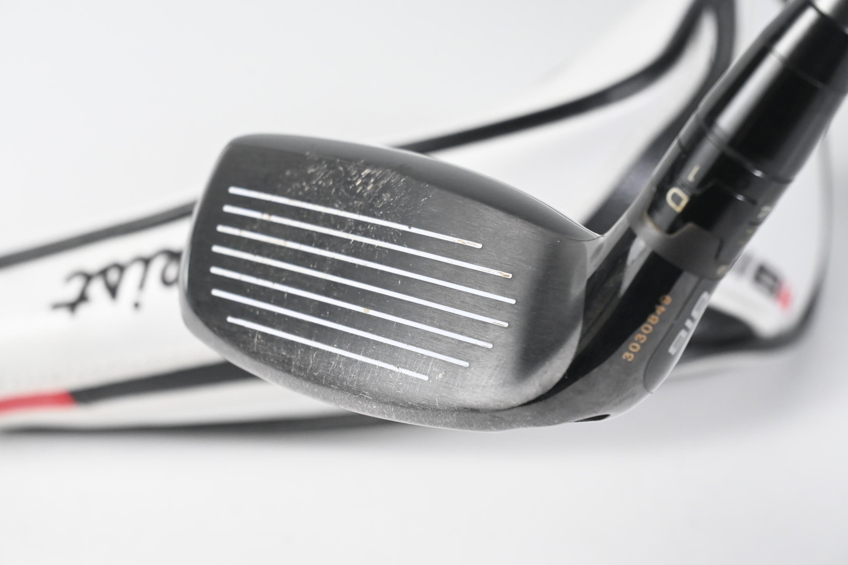 Titleist 818 H2 #3 Hybrid / 19 Degree / Stiff Flex Aldila Rogue M.AX 85 Shaft
