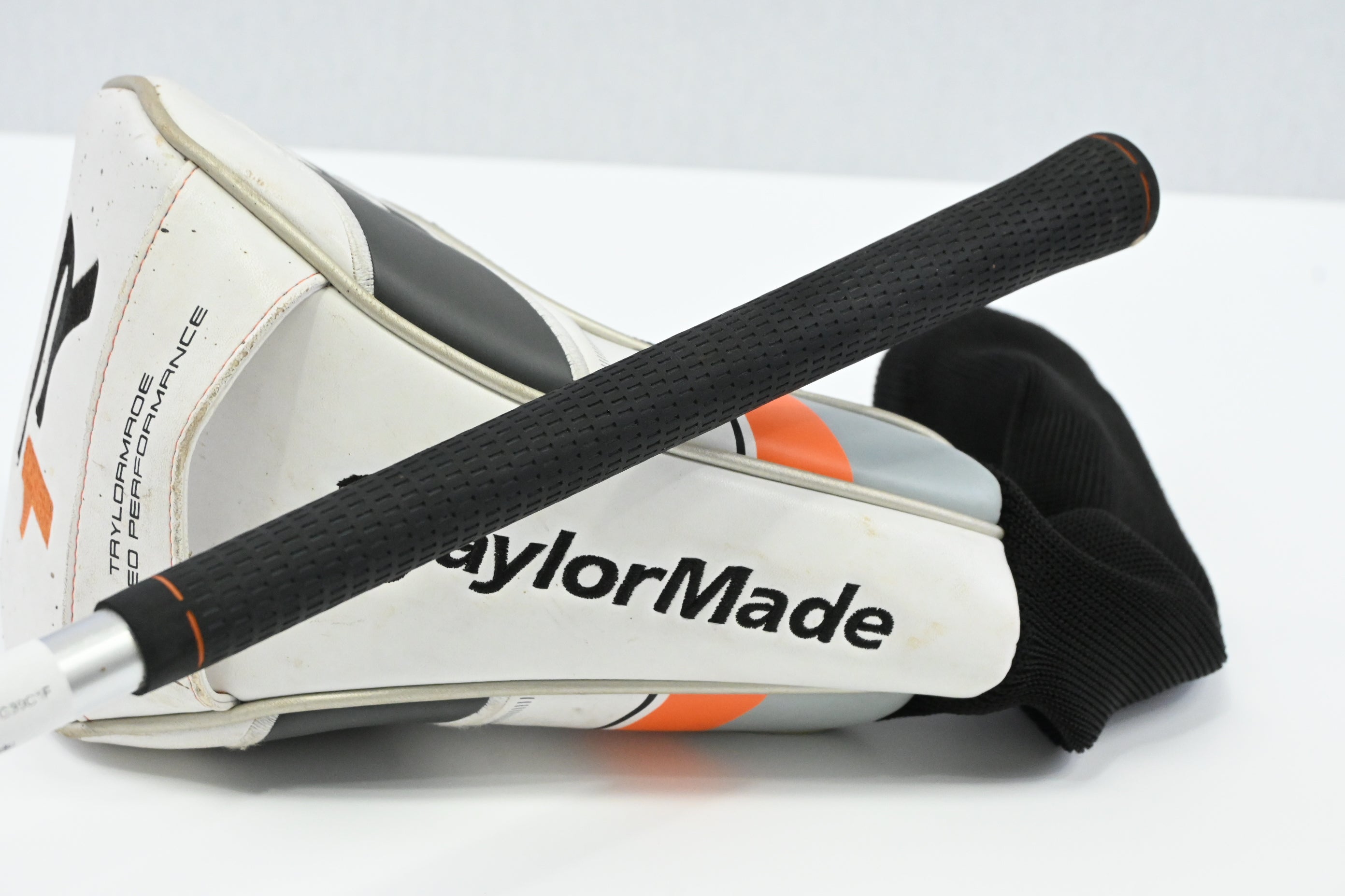 Taylormade R1 Driver / 8-12 Degree / Regular Flex Aldila RIP Phenom 55 Shaft