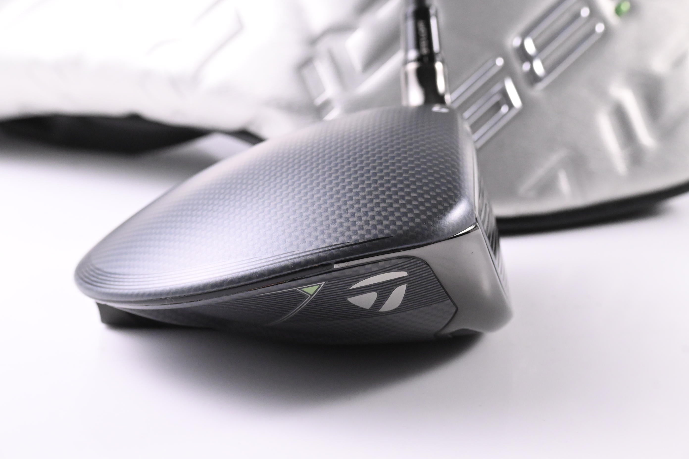 Taylormade Qi35 Driver / 10.5 Degree / Regular Flex Fujikura Ventus Blue 5 Shaft